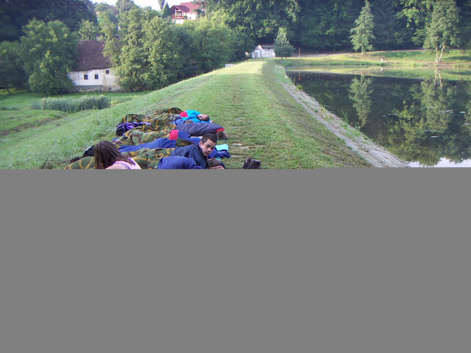 tu na slikah vijite naš tabor in pa ljudi,ki so bili na tem taboru