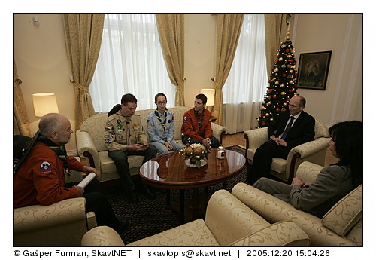 Luč miru iz Betlehema je sprejel tudi predsednik države dr. Janez Drnovšek.