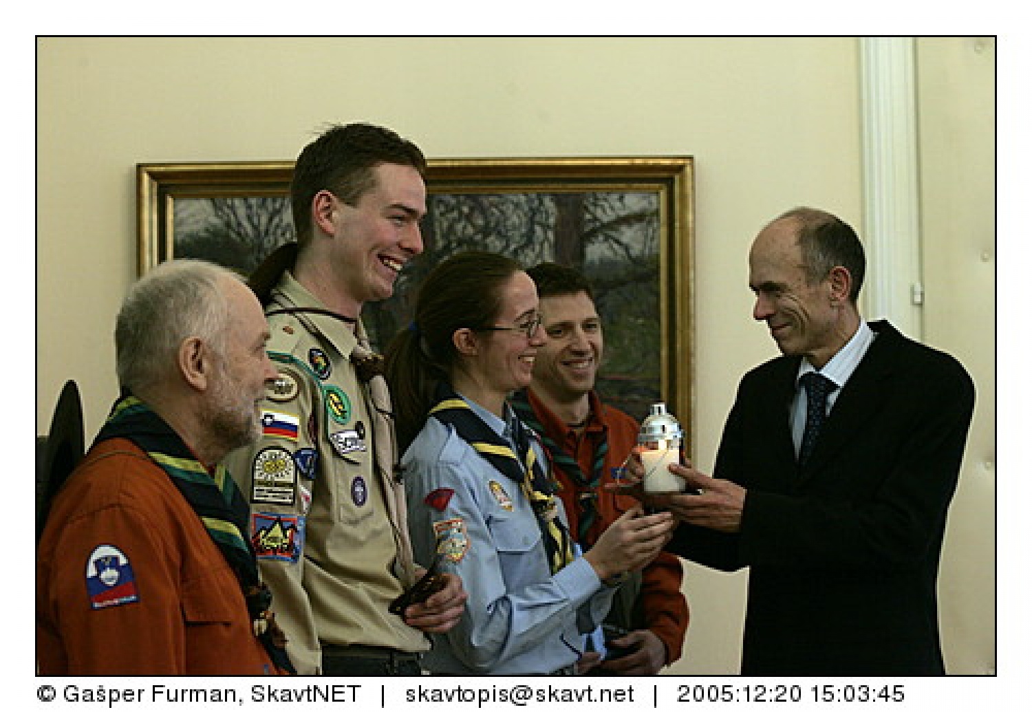 Luč miru iz Betlehema je sprejel tudi predsednik države dr. Janez Drnovšek.