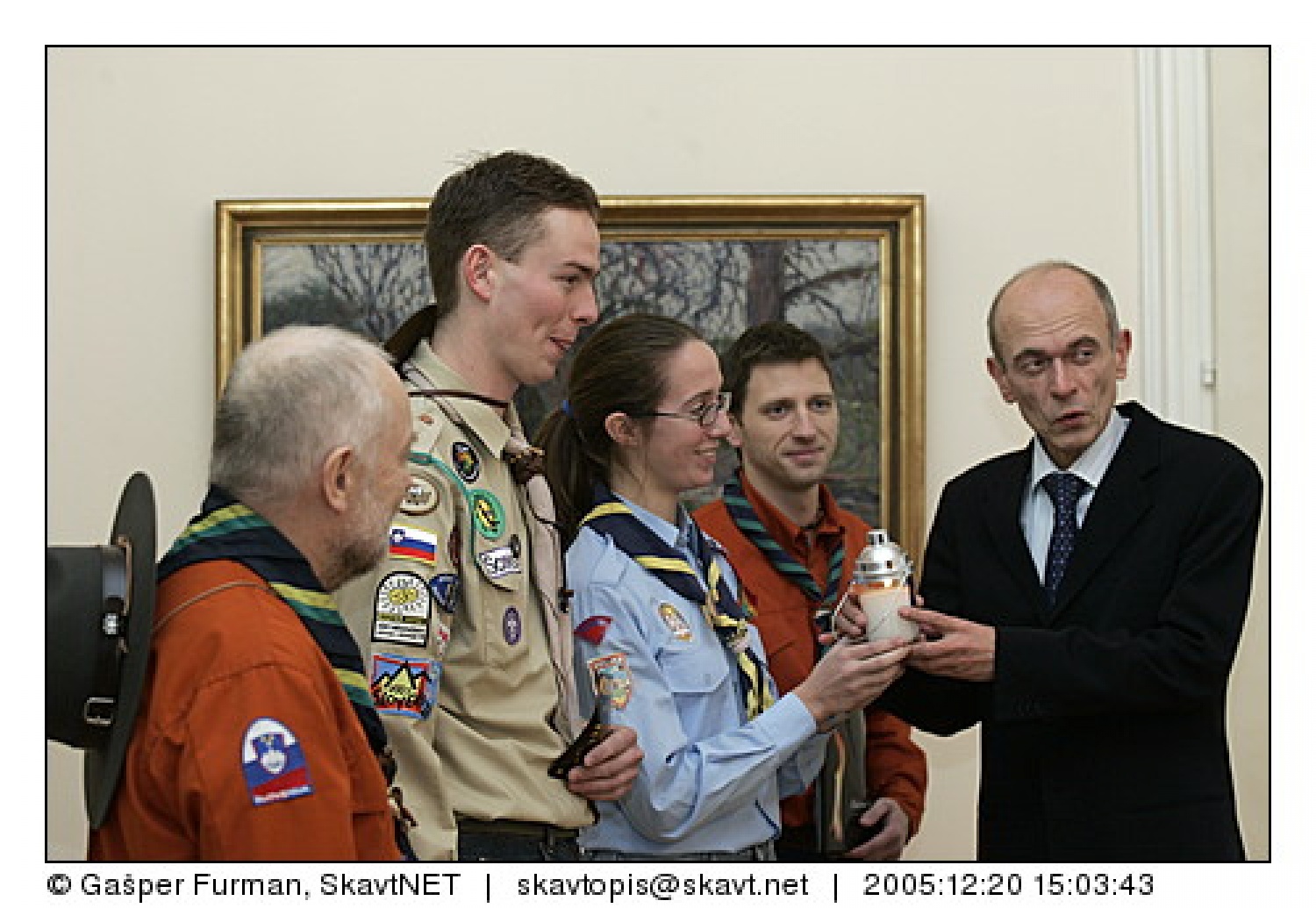 Luč miru iz Betlehema je sprejel tudi predsednik države dr. Janez Drnovšek.