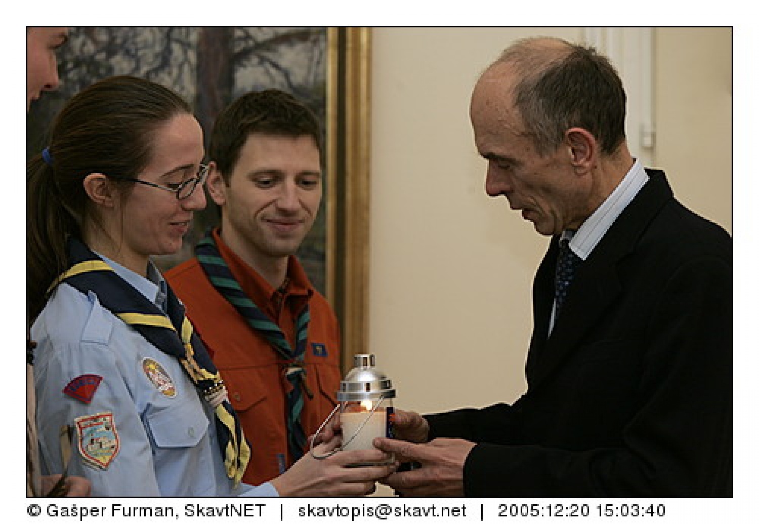 Luč miru iz Betlehema je sprejel tudi predsednik države dr. Janez Drnovšek.