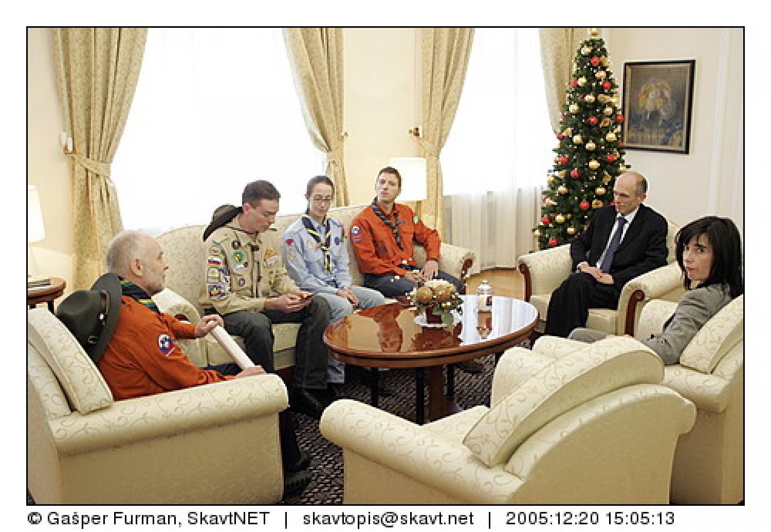 Luč miru iz Betlehema je sprejel tudi predsednik države dr. Janez Drnovšek.