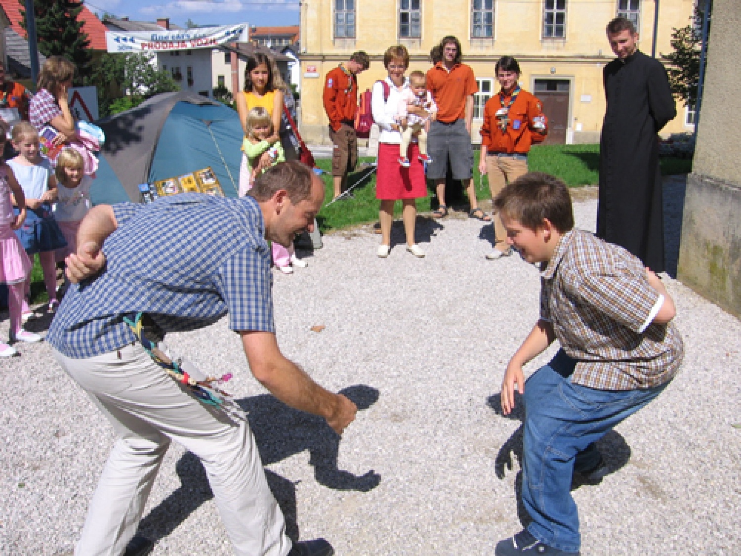 Čeprav se skavtsko leto 2006/2007 še ni začelo, smo Gorjanski medvedje vseeno začeli s promocijo v novomeških cerkvah. Mlade vabimo, da se nam pridružijo v novem skavtskem letu in skupaj z nami doživijo nepozabne trenutke.