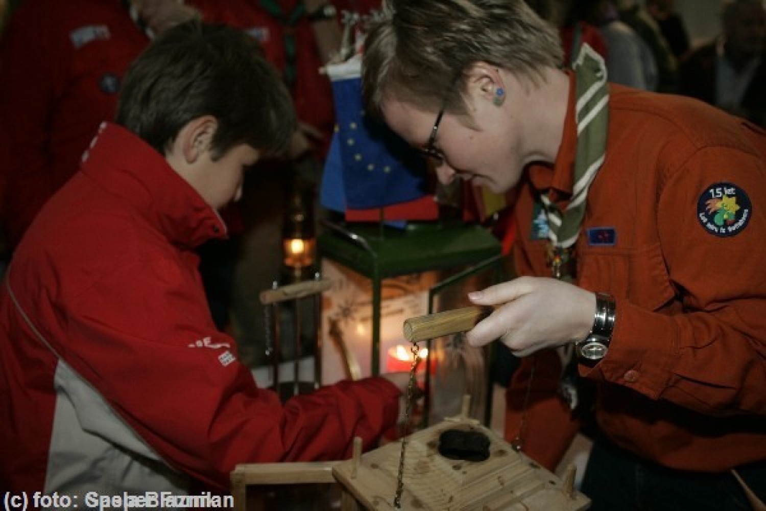 Iz Dunaja smo prejeli prve fotoutrinke s sprejema Luči miru iz Betlehema.