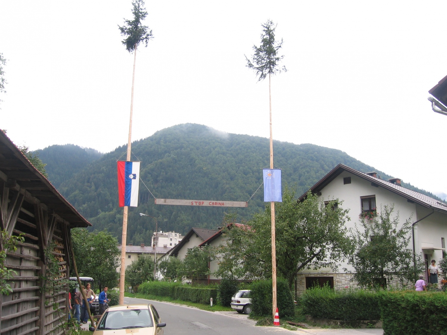 Živela ženin in nevesta.