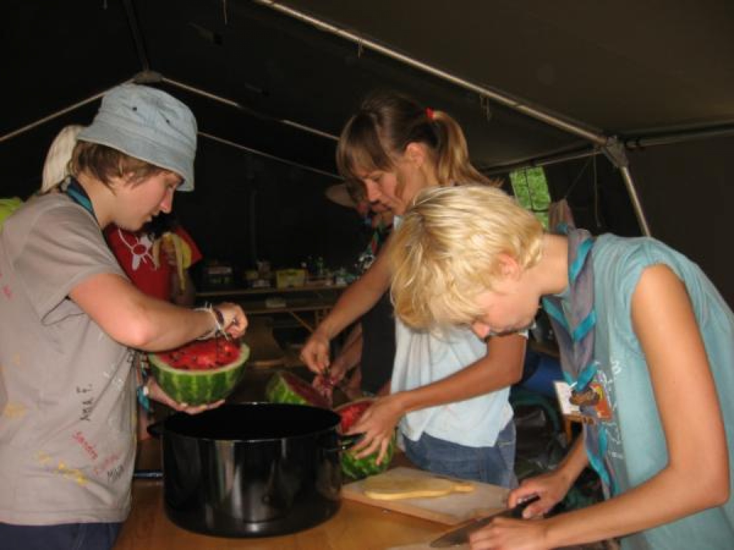tehnično osebje glej daleč.