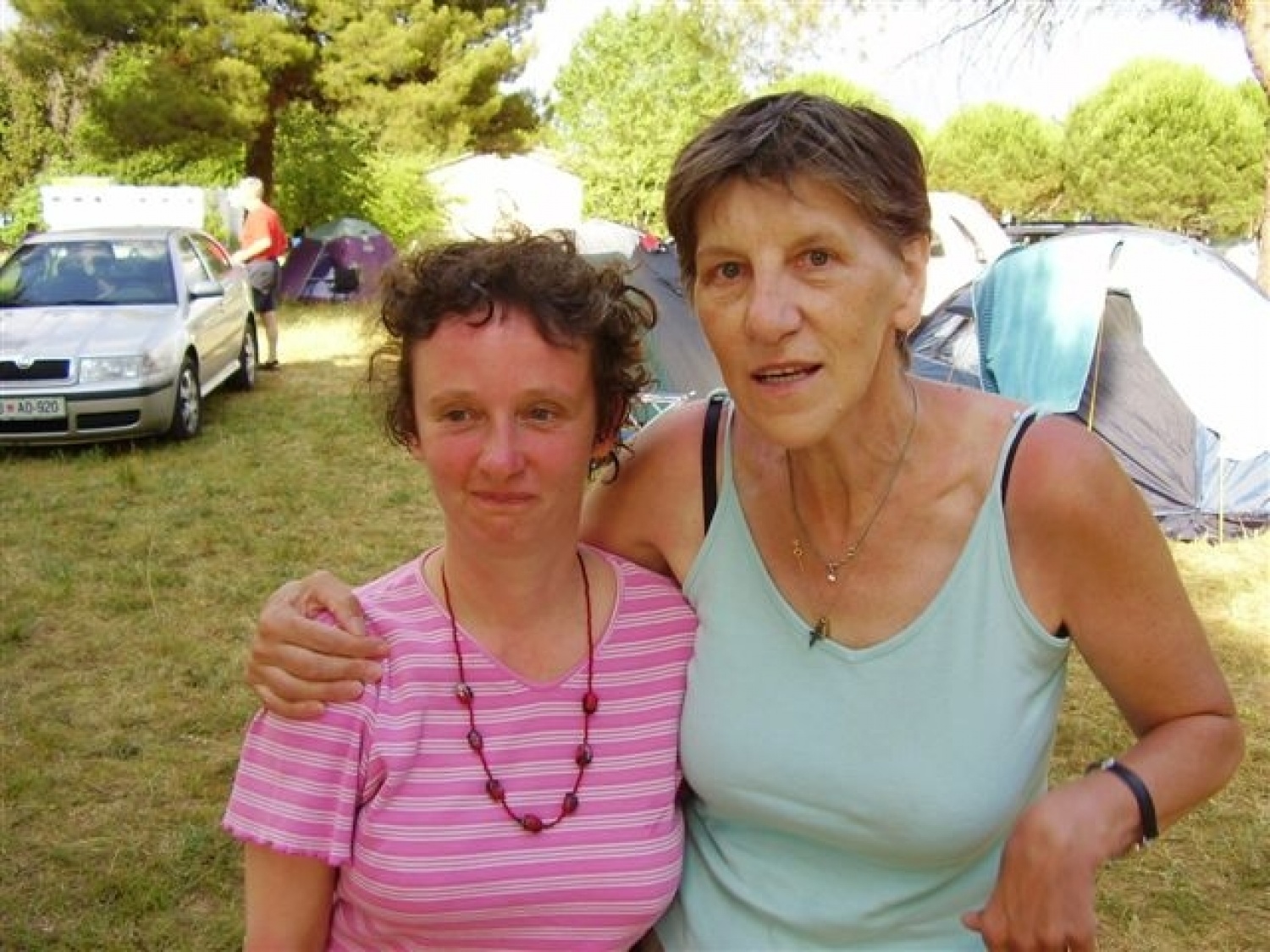 Mojca in Ester, prijateljici za vedno