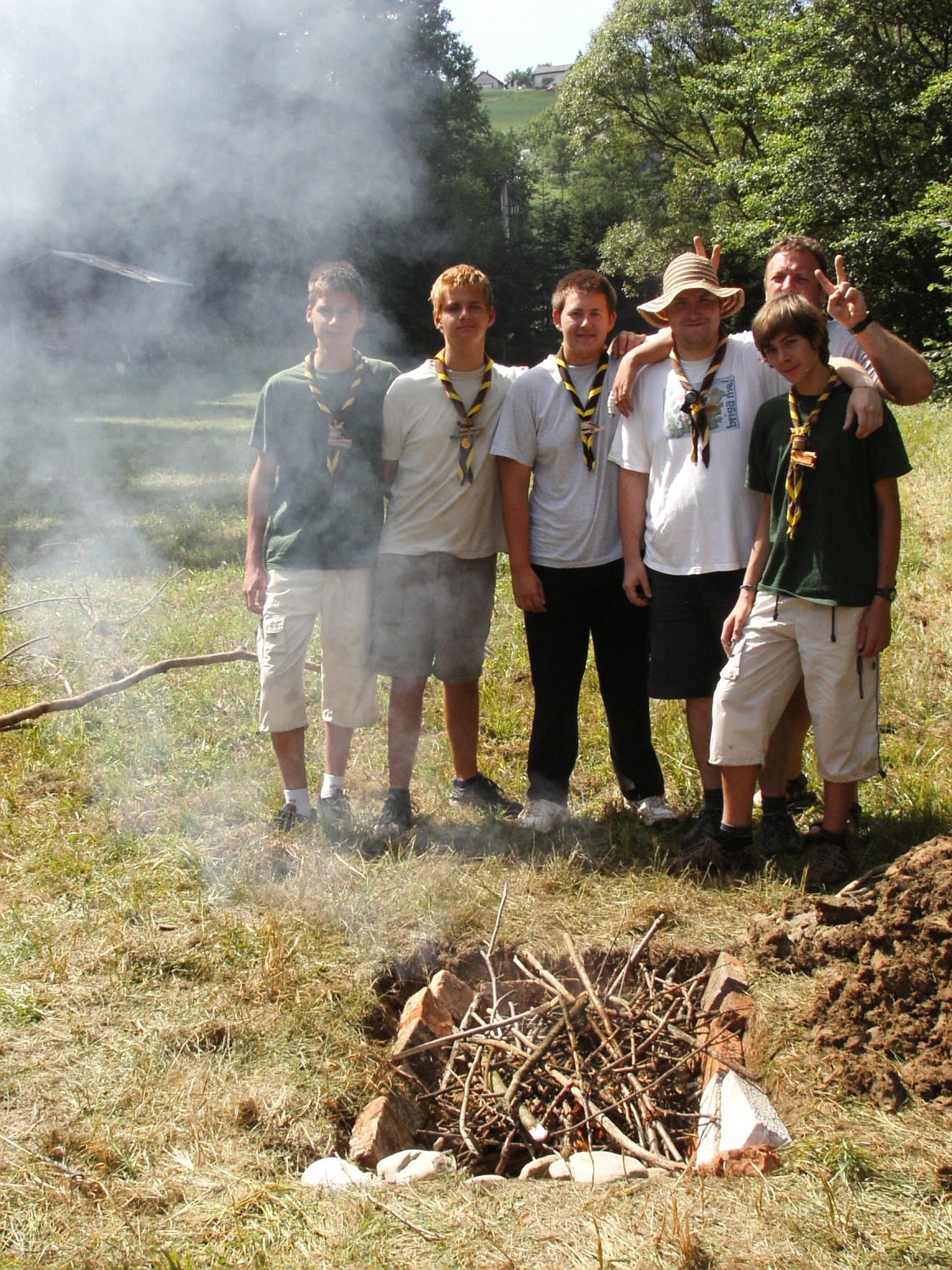 Četa Svetega grala smo trenutno na taboru v Šentjurju pri Celju. Preselili smo se več stoletij nazaj na območje Egipta in se vživeli v vlogo Izraelcev.
