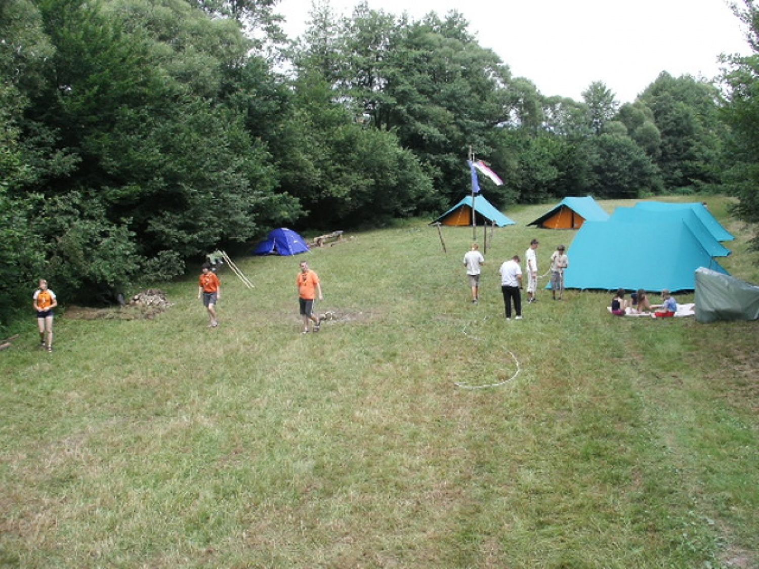 Četa Svetega grala smo trenutno na taboru v Šentjurju pri Celju. Preselili smo se več stoletij nazaj na območje Egipta in se vživeli v vlogo Izraelcev.