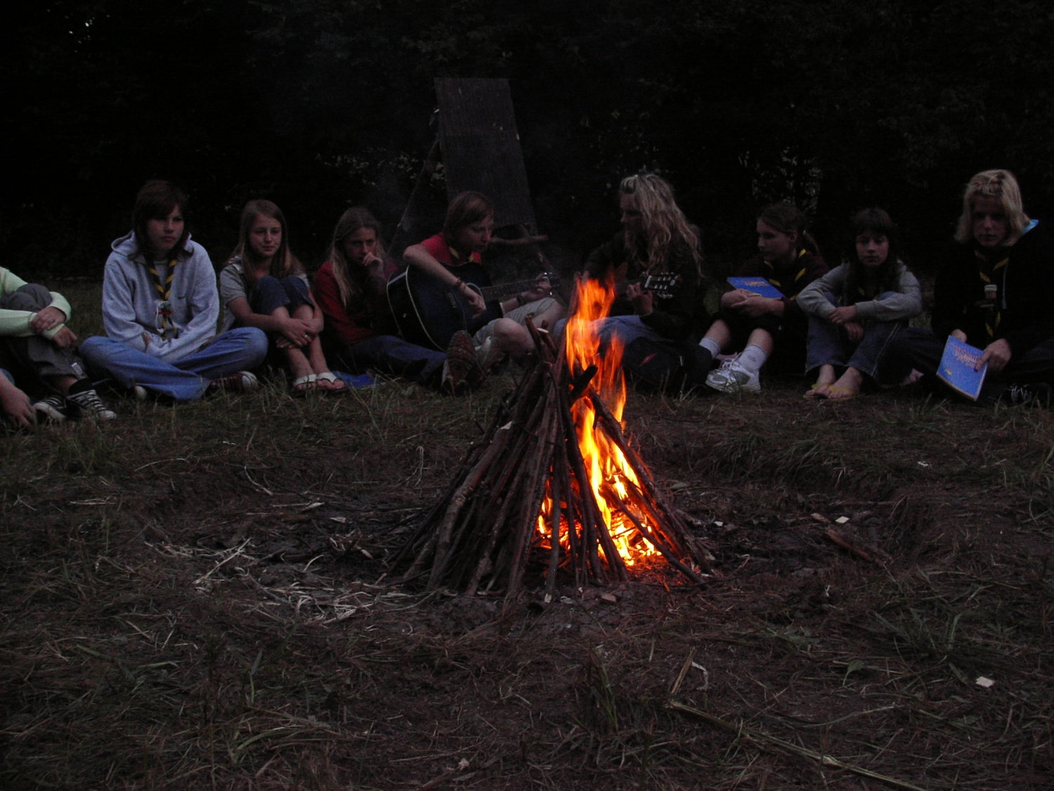 Četa Svetega grala smo trenutno na taboru v Šentjurju pri Celju. Preselili smo se več stoletij nazaj na območje Egipta in se vživeli v vlogo Izraelcev.