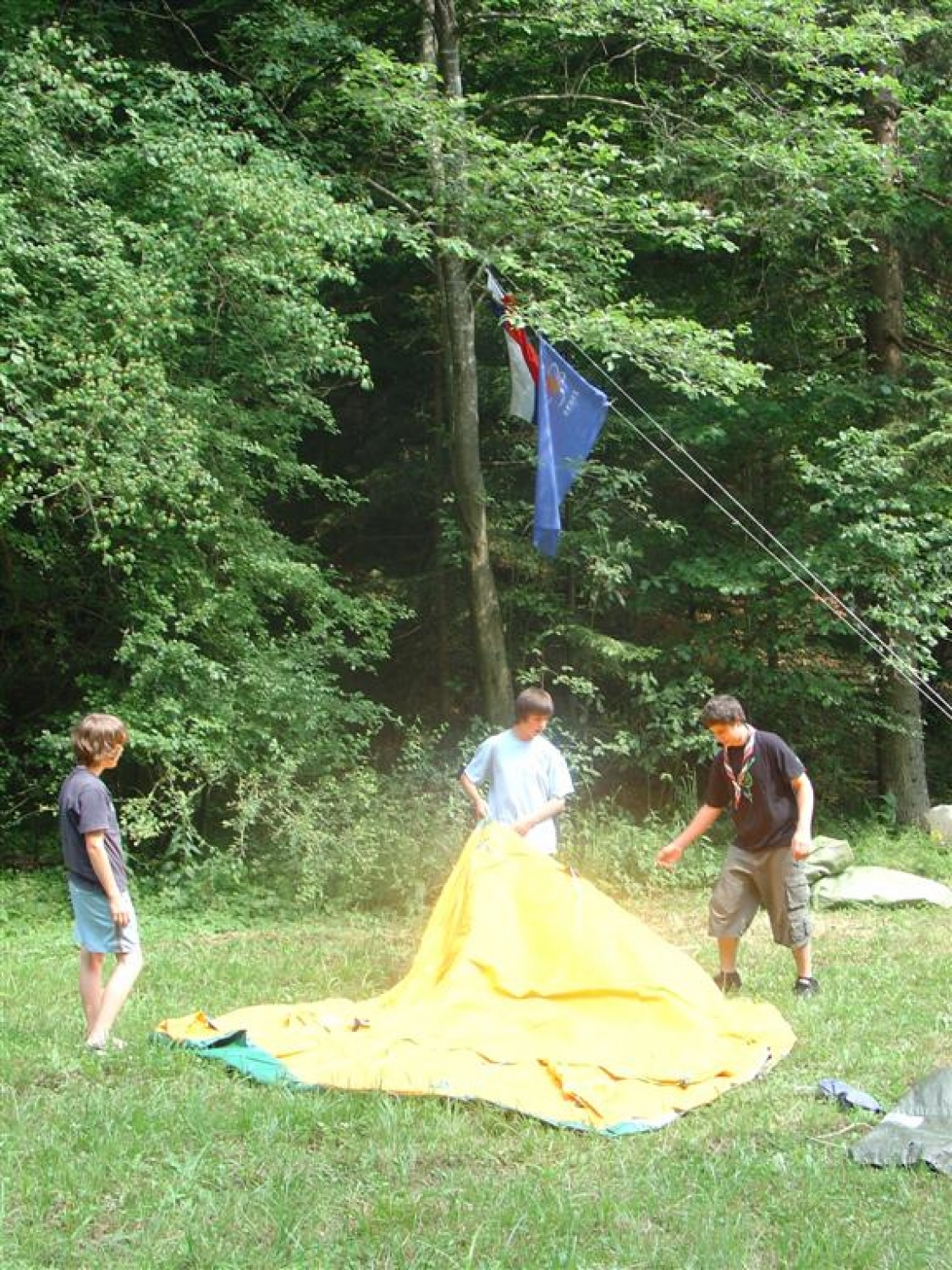 uf, samo še šest šotorov ...