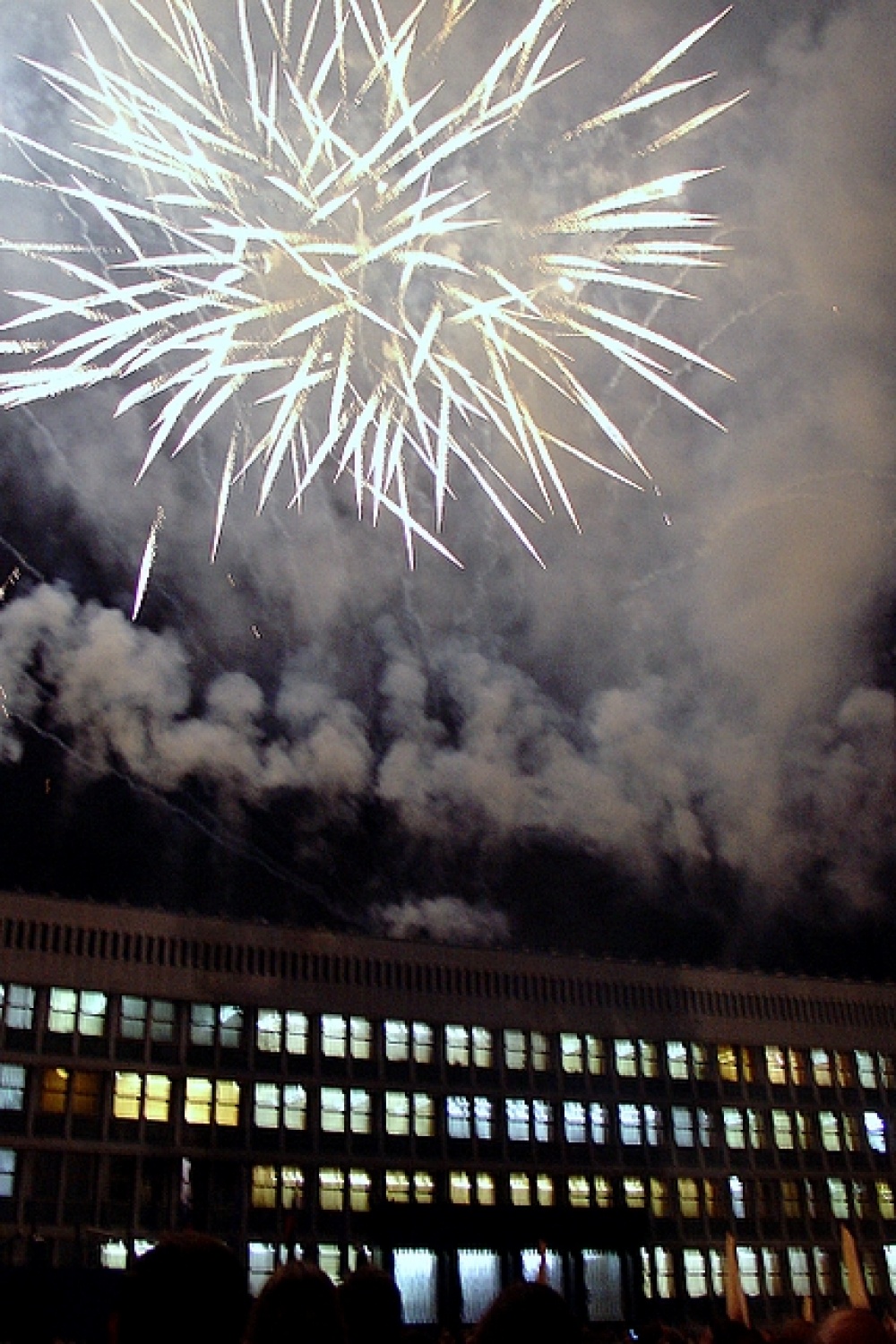 Ognjemet nad parlamentom