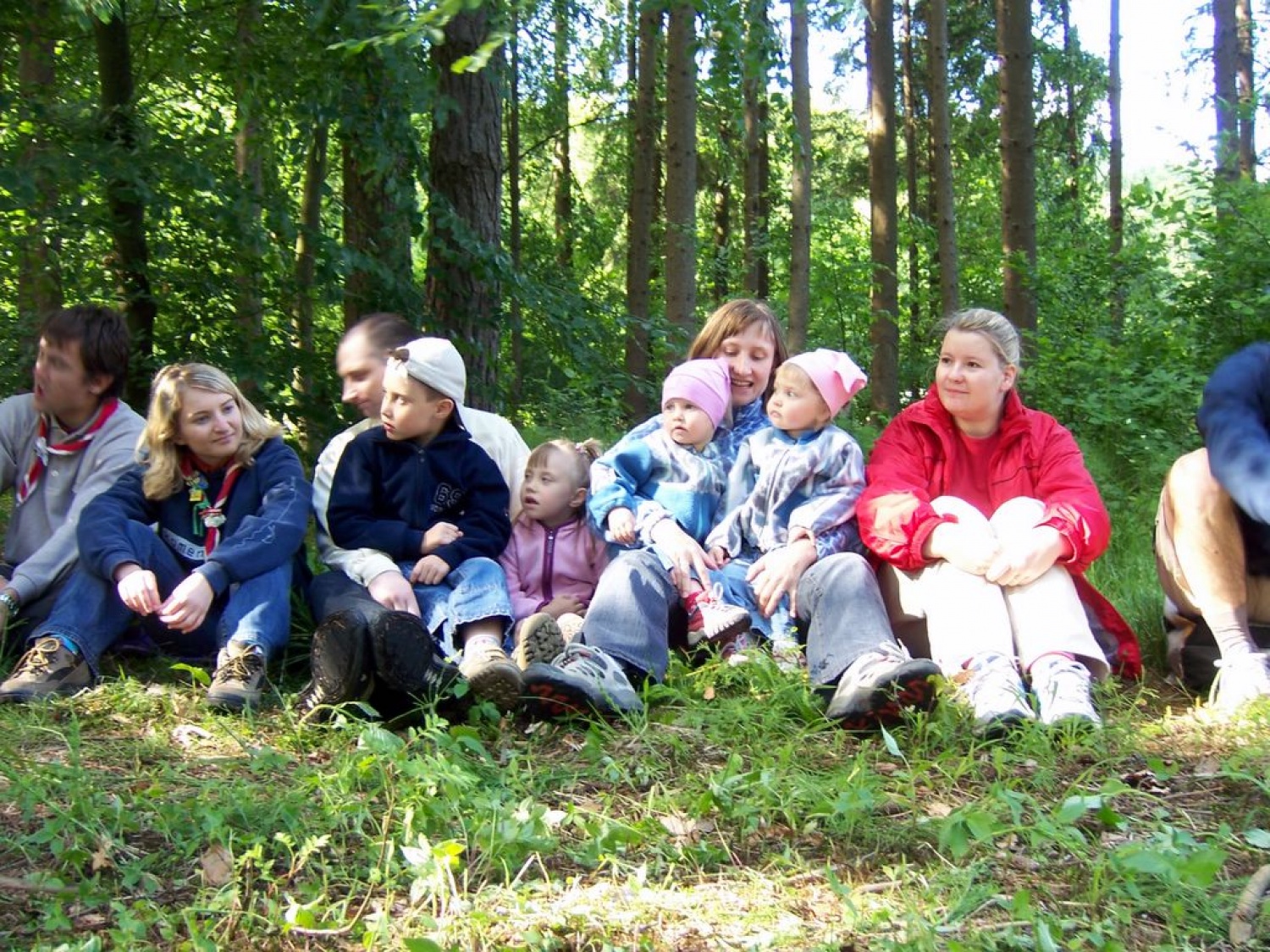 Na sončno nedeljo se je komenški SKVO zbral na letni preverbi. Na ta isti dan popoldan pa smo se srečali še z voditelji, ki so nekoč vodili v komenškem stegu!