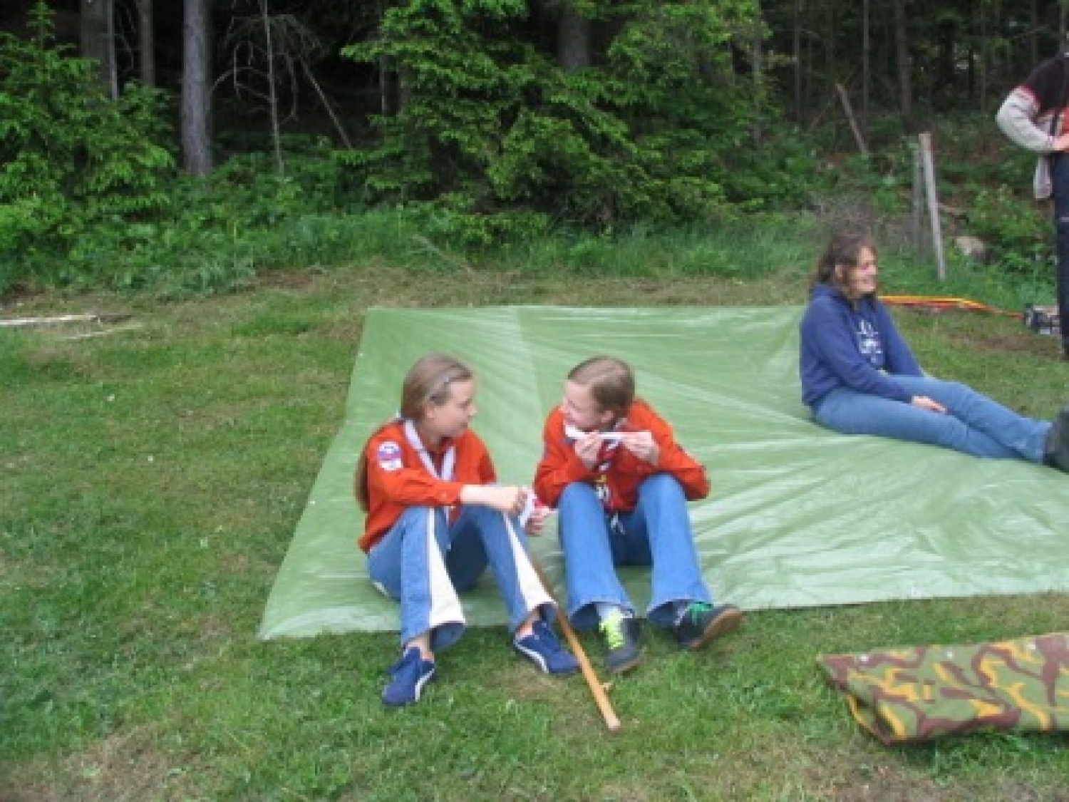 Povezovanje, izziv, bivakiranje, napor, smeh, vreznine, prijateljstvo, presenečenje, obdarovanje … To so besede, s katerimi lahko najbolje opišem srečanje dveh čet, vse druga pa vam bodo povedale slike!