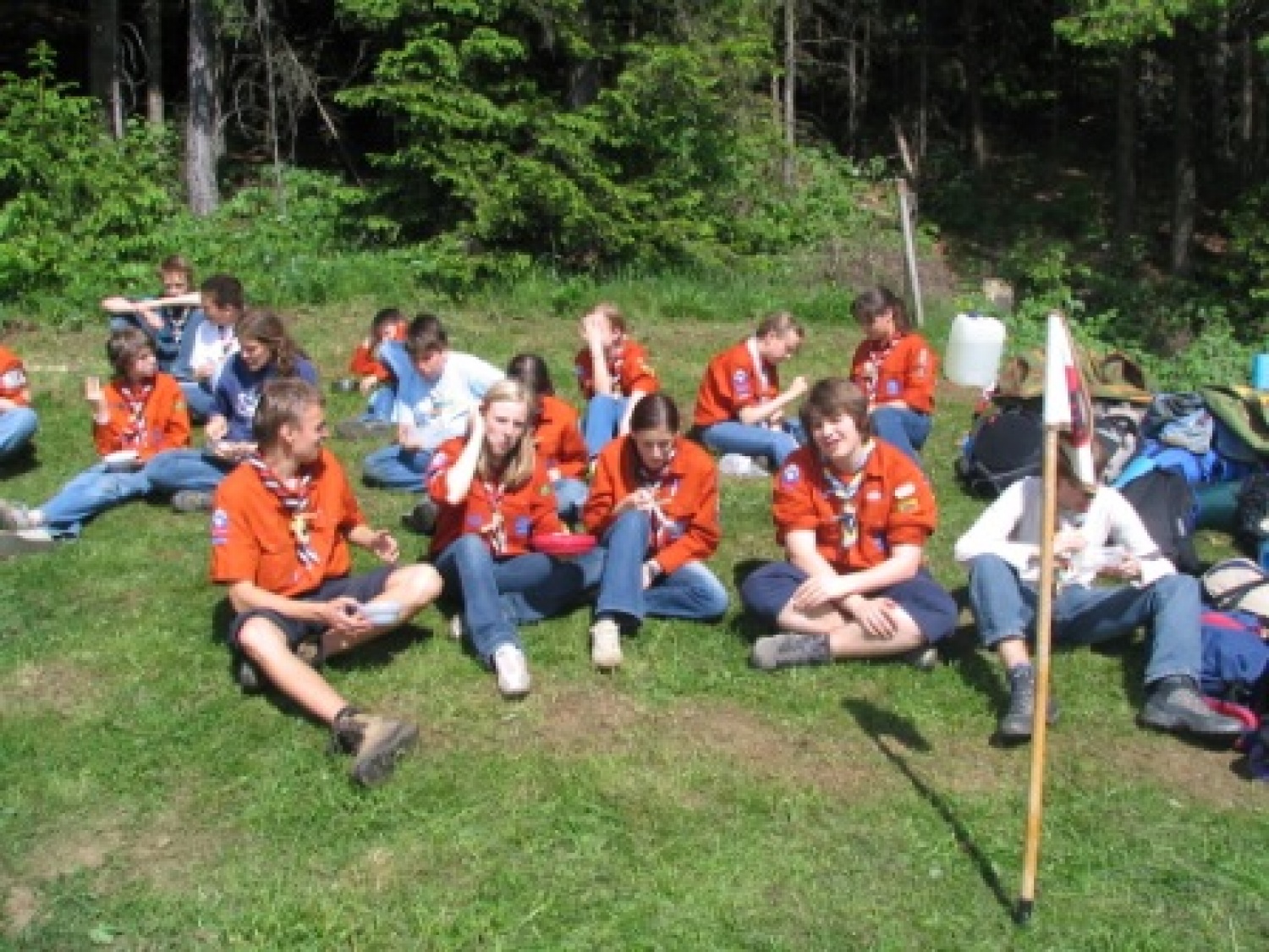 Povezovanje, izziv, bivakiranje, napor, smeh, vreznine, prijateljstvo, presenečenje, obdarovanje … To so besede, s katerimi lahko najbolje opišem srečanje dveh čet, vse druga pa vam bodo povedale slike!