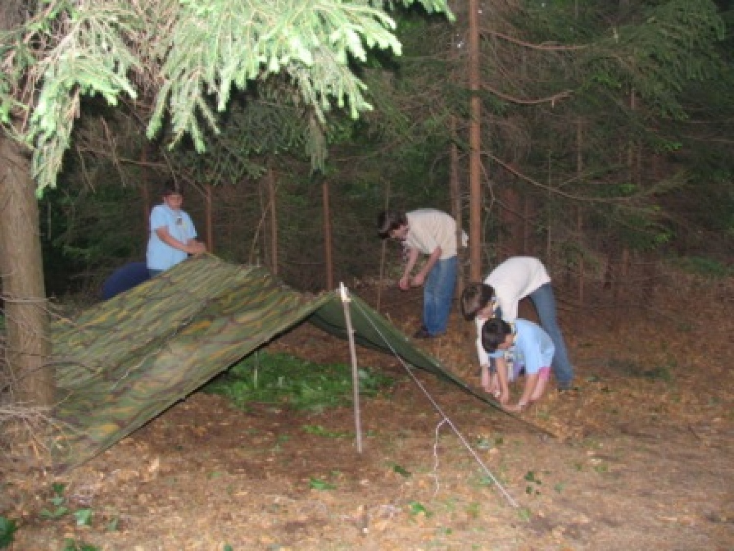 Povezovanje, izziv, bivakiranje, napor, smeh, vreznine, prijateljstvo, presenečenje, obdarovanje … To so besede, s katerimi lahko najbolje opišem srečanje dveh čet, vse druga pa vam bodo povedale slike!
