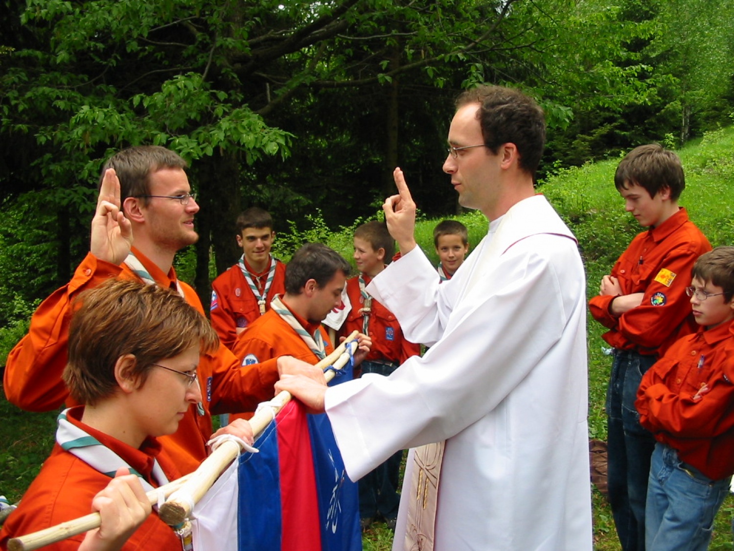 Utrinki iz obljub bovških skavtov.