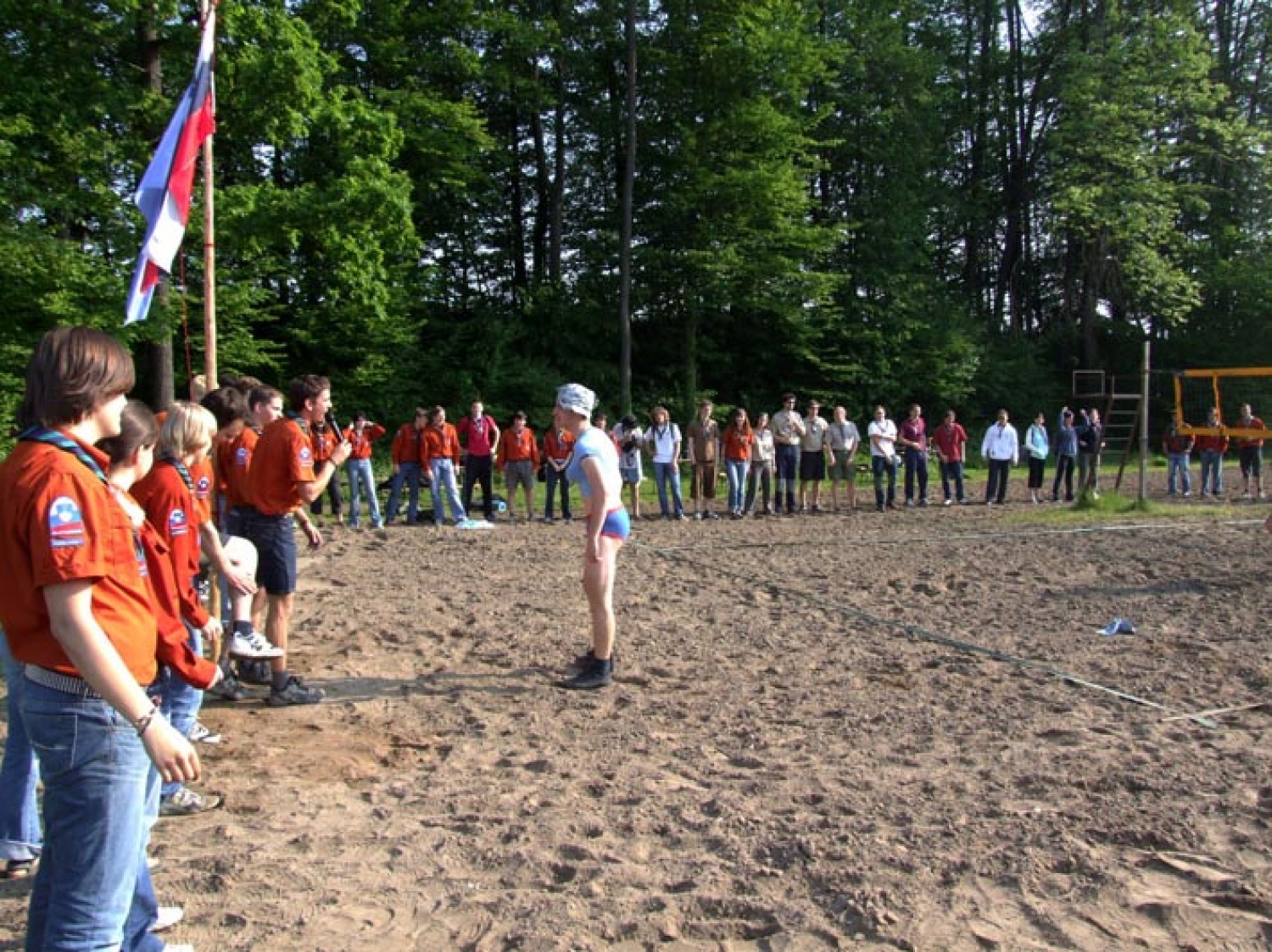 Takoj po uradnem delu sta nas ogreli brhki aerobičarki