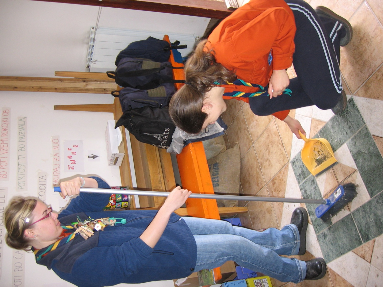 Fotografije z aktivnosti ob dnevu Zemlje.