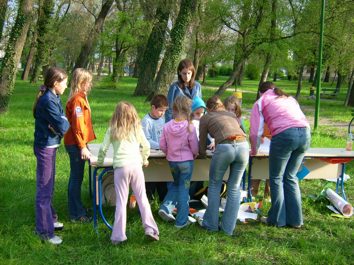 izdelovanje iz naravnega in odpadnega materiala