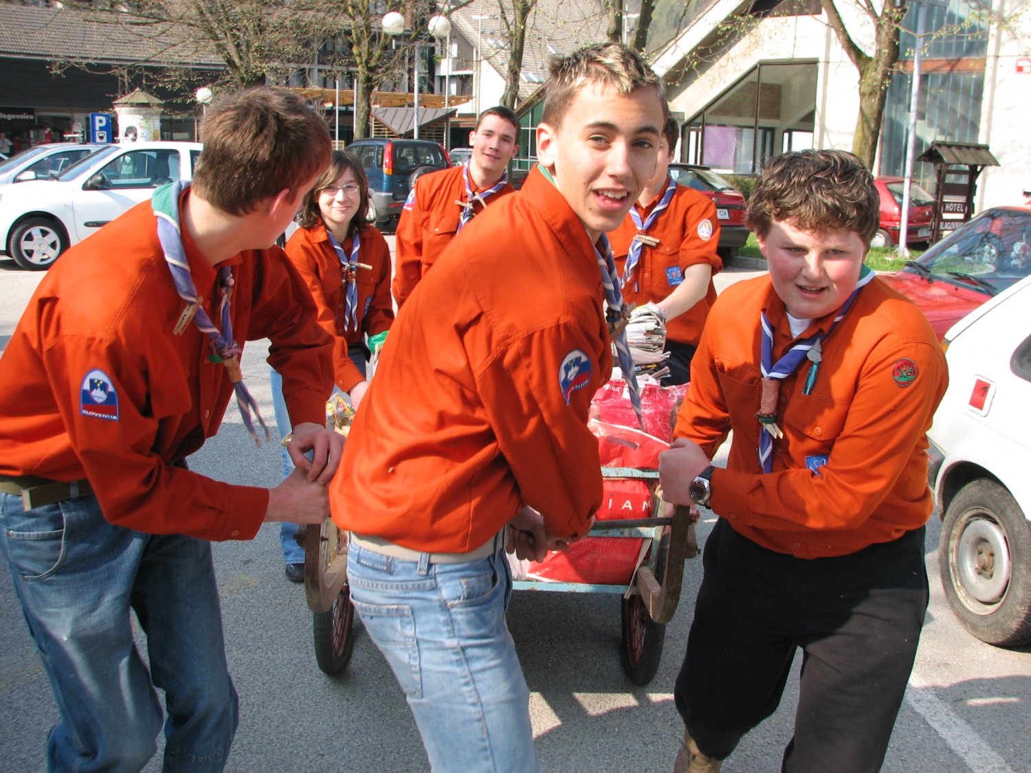 Dan Zemlje - akcija zbiranja starega papirja