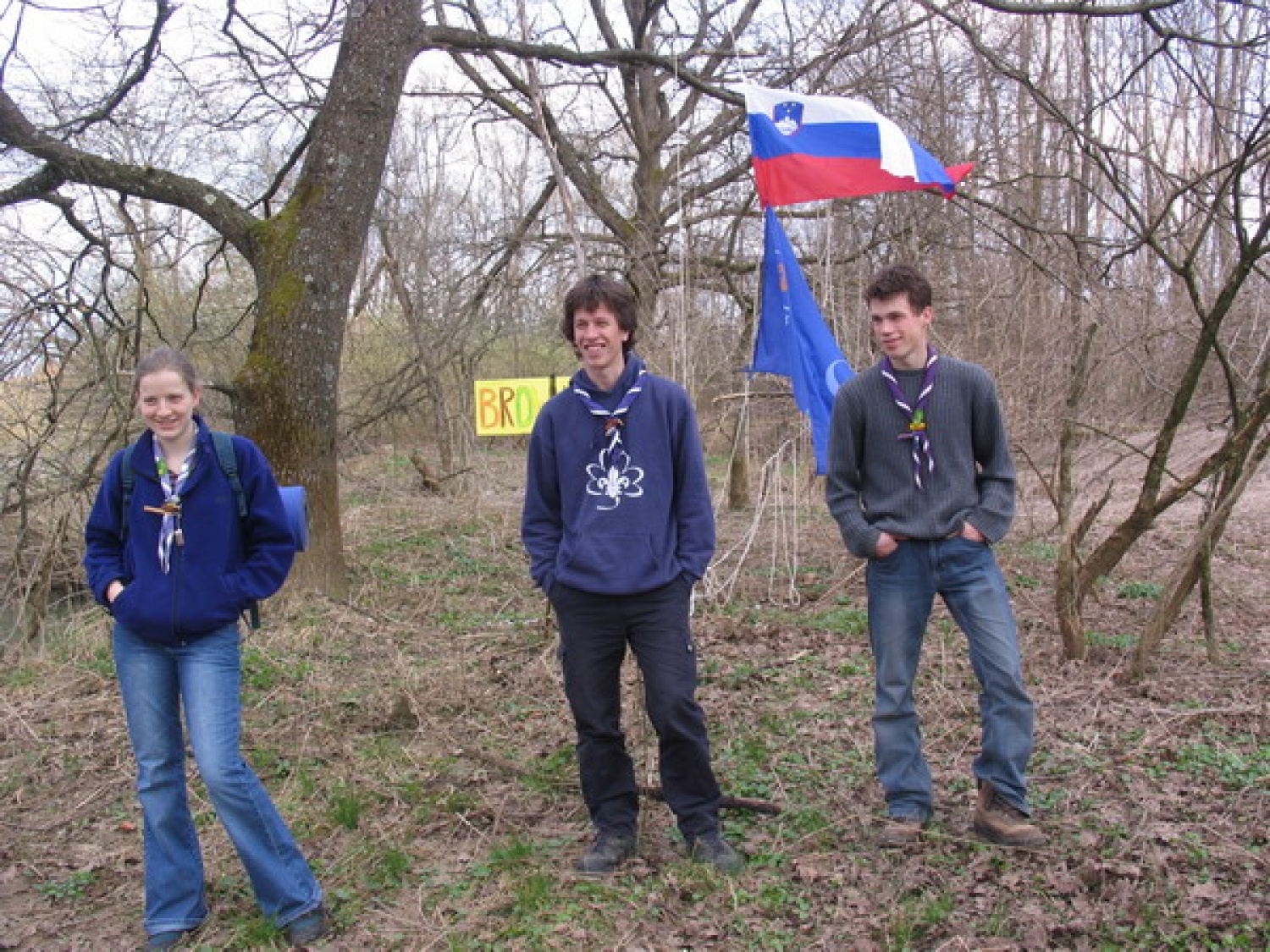 V nedeljo 2. aprila se je SKVO zbral v Bevkah, kjer smo odšli na Bi-Pi-jev prvi tabor na Brownsea. Poskušali smo se vživeti v dogajanje na taboru kot ga je izvedel naš utanovitelj. Na otoku nas je pozdravil Bi-Pi, dvignili smo zastave, postavili šotore (bivake), delali vaje za moč se praktično uposabljali (prva pomoč in reševanje življenaja) in igrali (zasledovanje). Zaključili smo s tabornim ognjem in večerjo (hrenovke+twist).