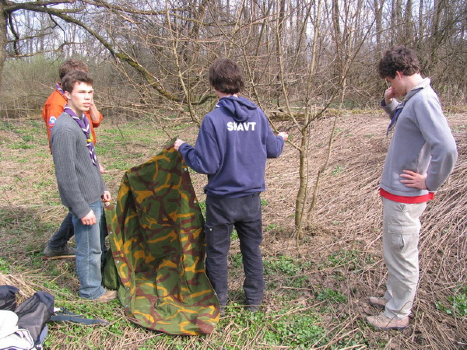 V nedeljo 2. aprila se je SKVO zbral v Bevkah, kjer smo odšli na Bi-Pi-jev prvi tabor na Brownsea. Poskušali smo se vživeti v dogajanje na taboru kot ga je izvedel naš utanovitelj. Na otoku nas je pozdravil Bi-Pi, dvignili smo zastave, postavili šotore (bivake), delali vaje za moč se praktično uposabljali (prva pomoč in reševanje življenaja) in igrali (zasledovanje). Zaključili smo s tabornim ognjem in večerjo (hrenovke+twist).