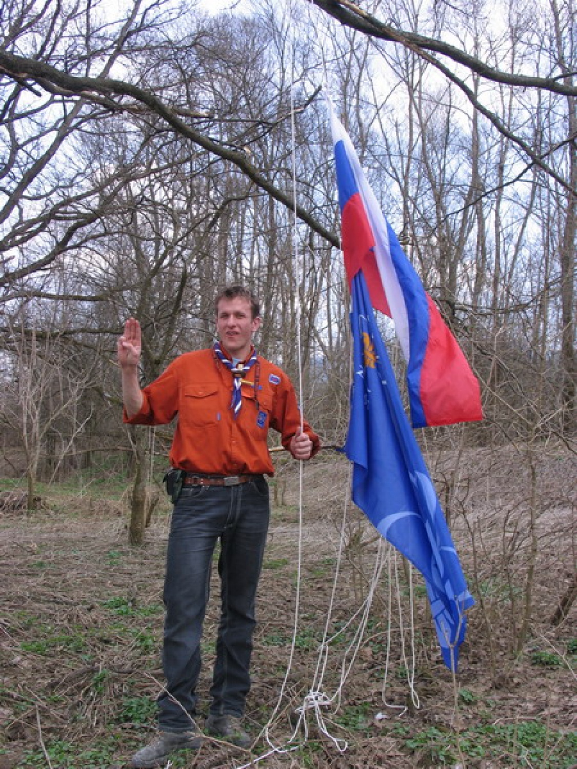 V nedeljo 2. aprila se je SKVO zbral v Bevkah, kjer smo odšli na Bi-Pi-jev prvi tabor na Brownsea. Poskušali smo se vživeti v dogajanje na taboru kot ga je izvedel naš utanovitelj. Na otoku nas je pozdravil Bi-Pi, dvignili smo zastave, postavili šotore (bivake), delali vaje za moč se praktično uposabljali (prva pomoč in reševanje življenaja) in igrali (zasledovanje). Zaključili smo s tabornim ognjem in večerjo (hrenovke+twist).
