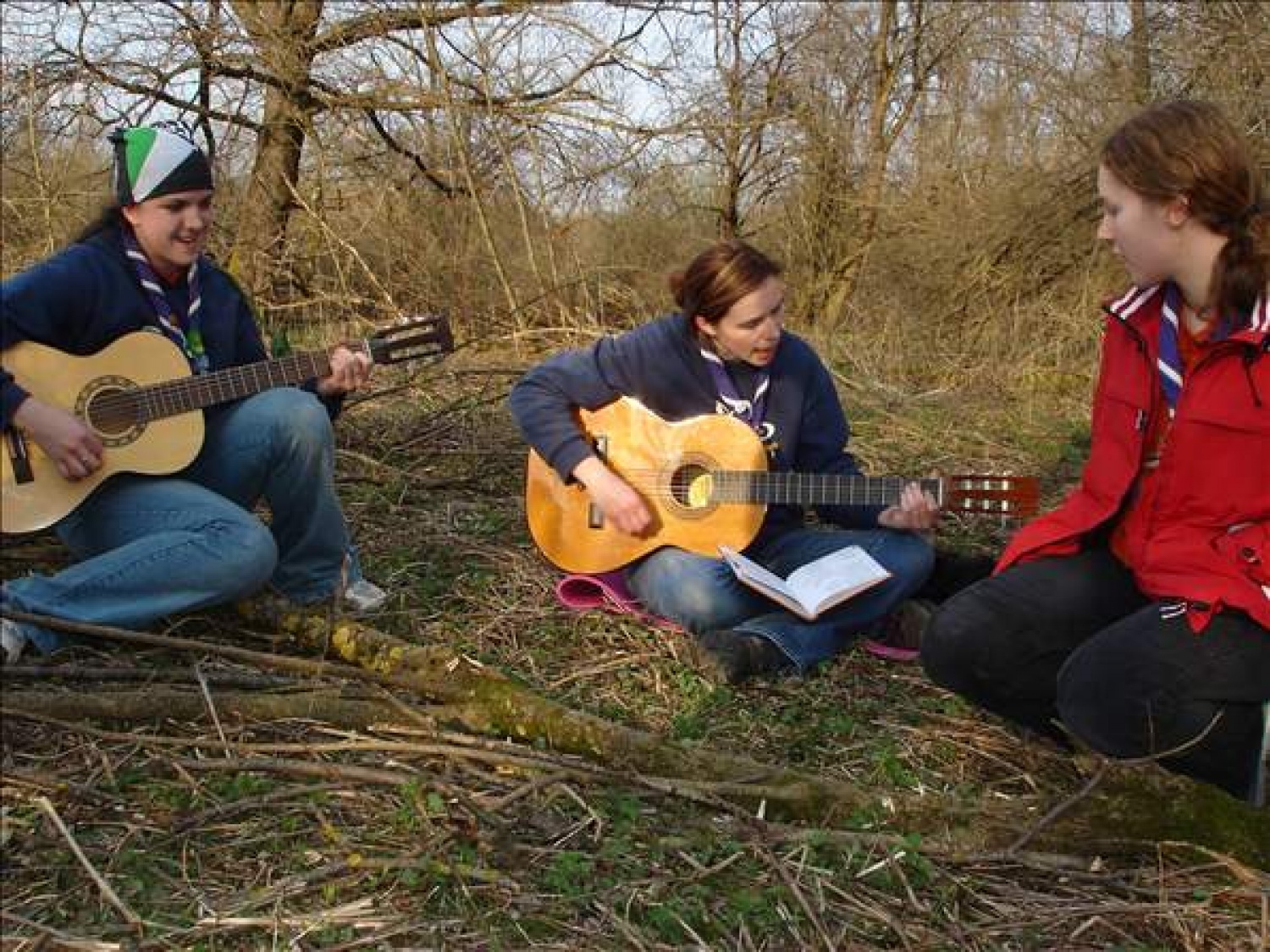 V nedeljo 2. aprila se je SKVO zbral v Bevkah, kjer smo odšli na Bi-Pi-jev prvi tabor na Brownsea. Poskušali smo se vživeti v dogajanje na taboru kot ga je izvedel naš utanovitelj. Na otoku nas je pozdravil Bi-Pi, dvignili smo zastave, postavili šotore (bivake), delali vaje za moč se praktično uposabljali (prva pomoč in reševanje življenaja) in igrali (zasledovanje). Zaključili smo s tabornim ognjem in večerjo (hrenovke+twist).