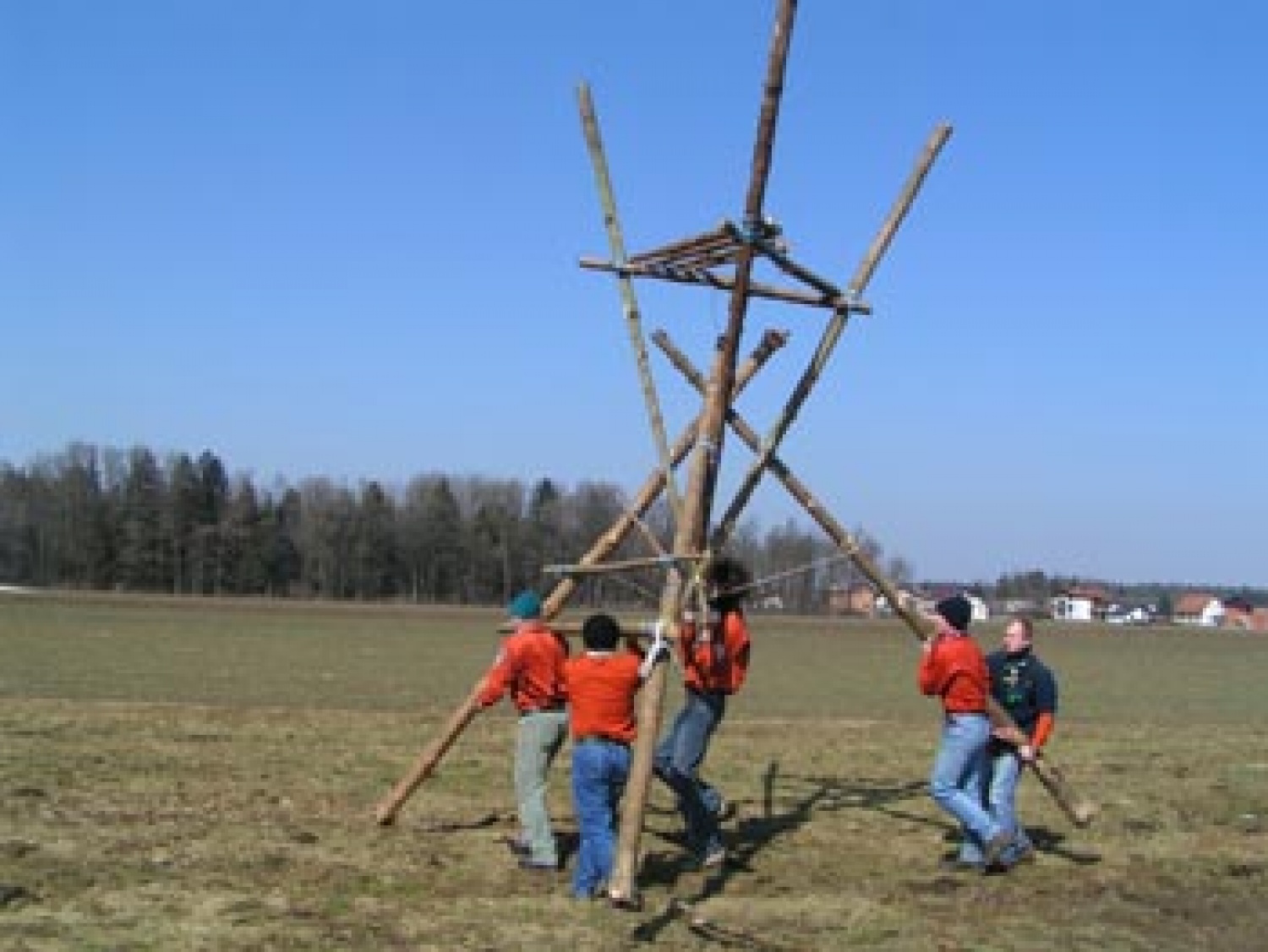 Fotografije z državnega srečanja voditeljev veje IV, ki je potekalo v Dobrovcah.