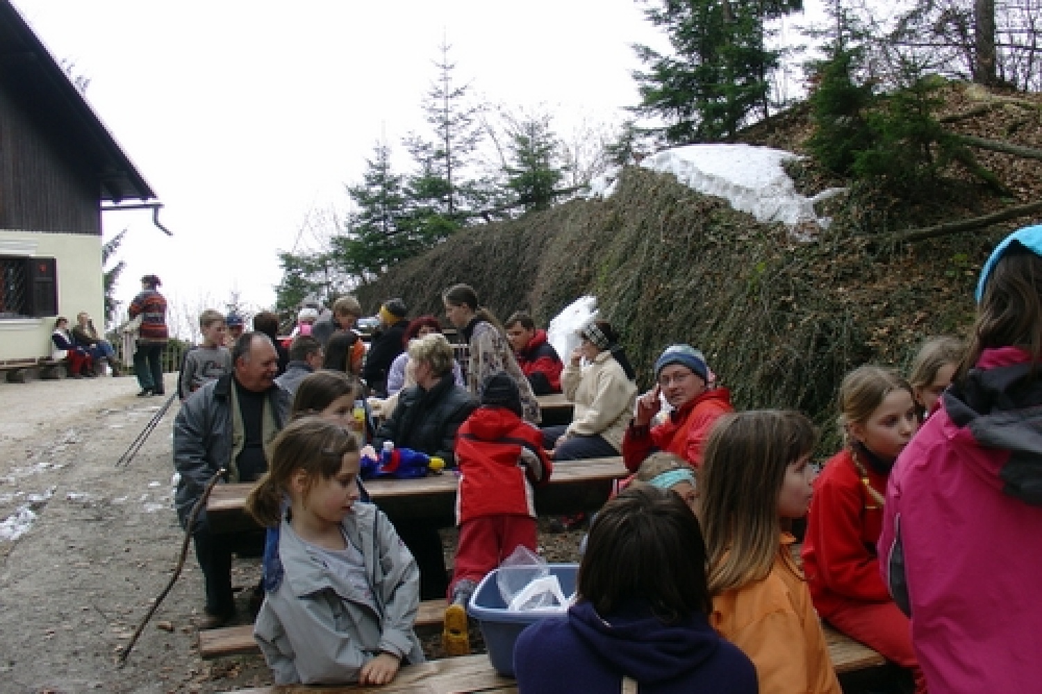 Skavti Triglavskega stega smo se ob Materinskem dnevu staršem zahvalili za njihovo podporo z izletom na Križno goro.