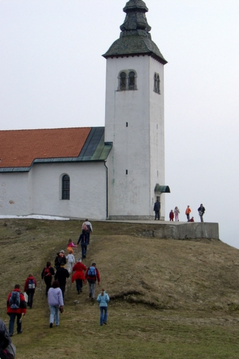Skavti Triglavskega stega smo se ob Materinskem dnevu staršem zahvalili za njihovo podporo z izletom na Križno goro.