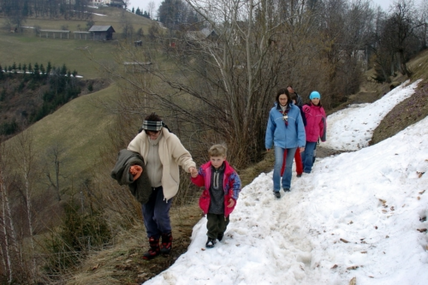 Skavti Triglavskega stega smo se ob Materinskem dnevu staršem zahvalili za njihovo podporo z izletom na Križno goro.