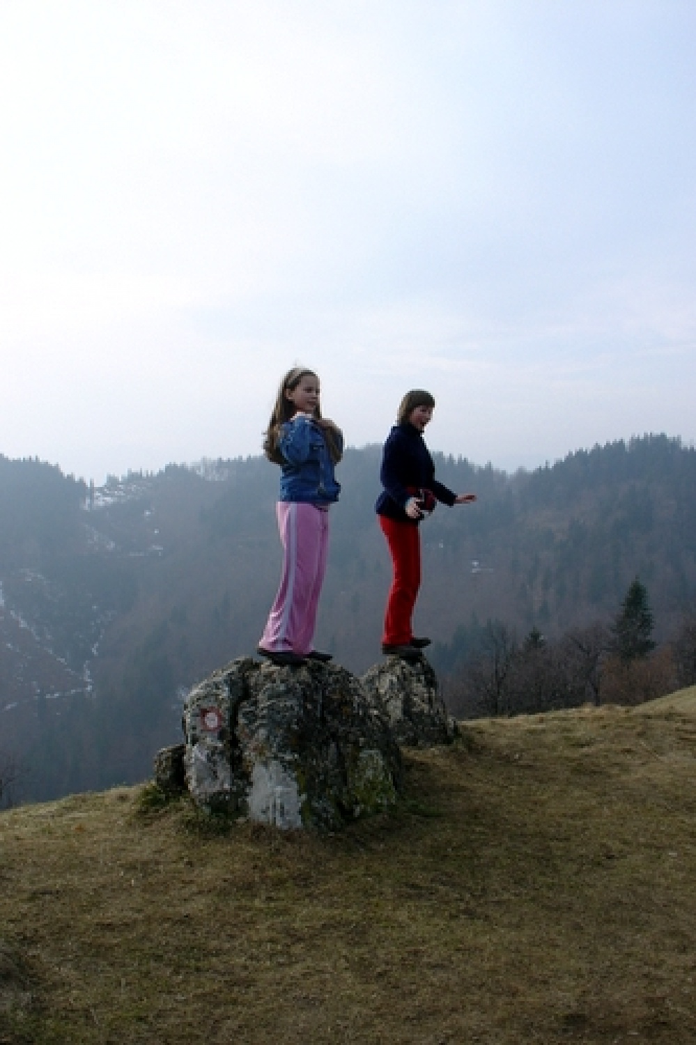 Skavti Triglavskega stega smo se ob Materinskem dnevu staršem zahvalili za njihovo podporo z izletom na Križno goro.