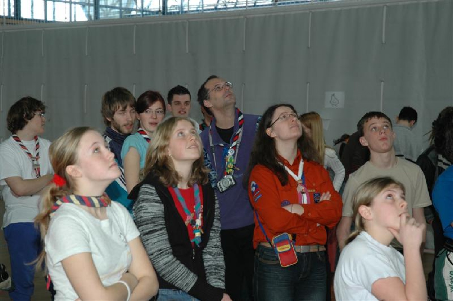 Ob demonstraciji smeri so bile vse oči uprte navzgor.