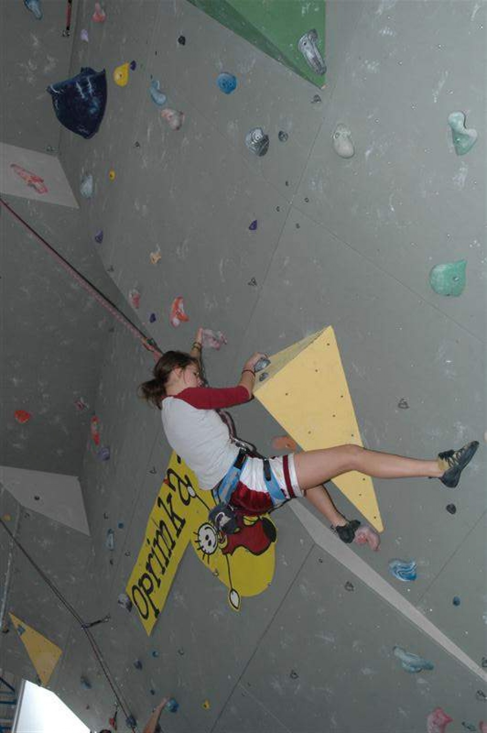 Smeri so potekale po različnih oprimkih, čez previse in pisane piramide.