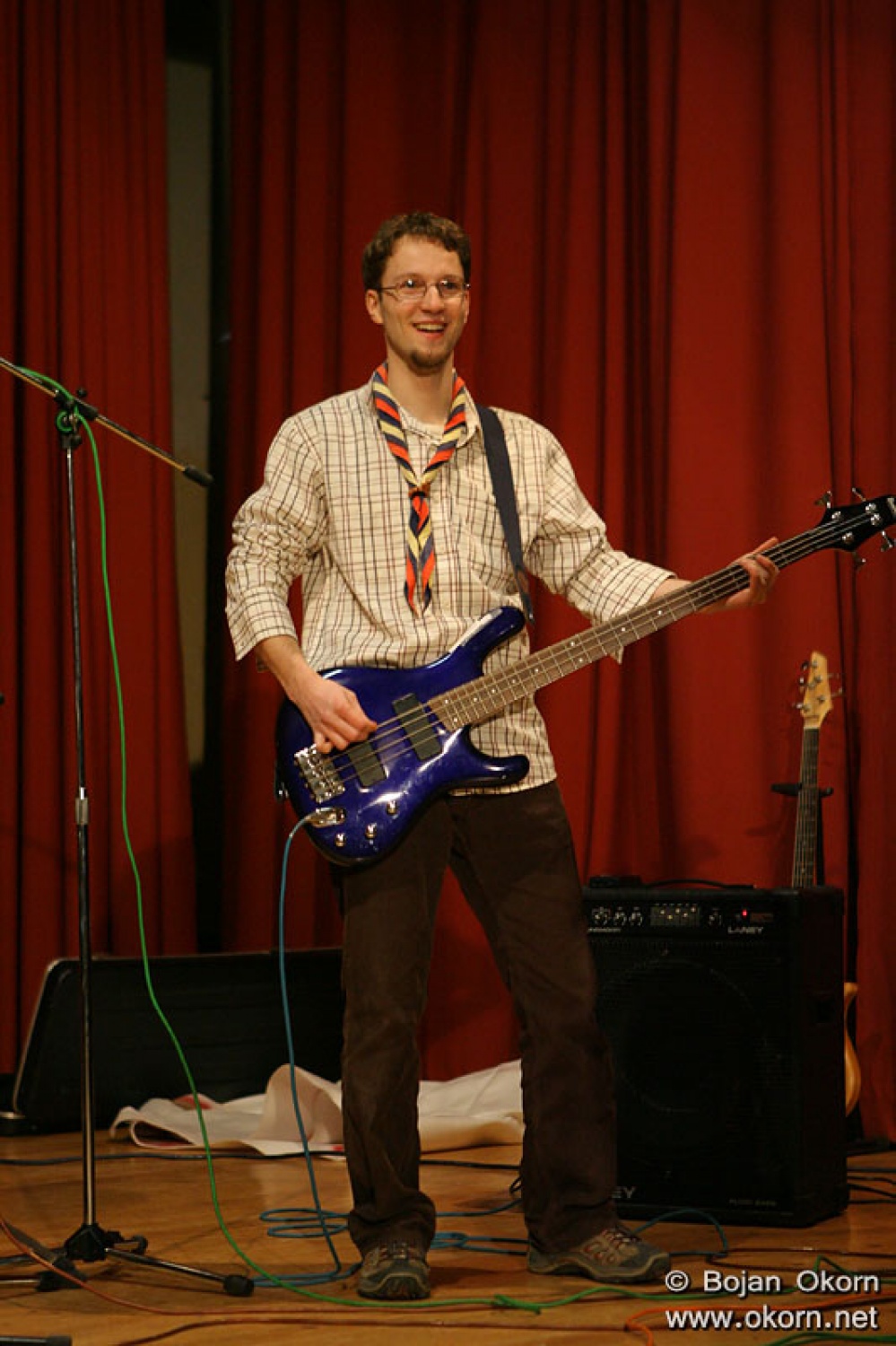 basist Rudy, poleg Mareta v bendu od začetka