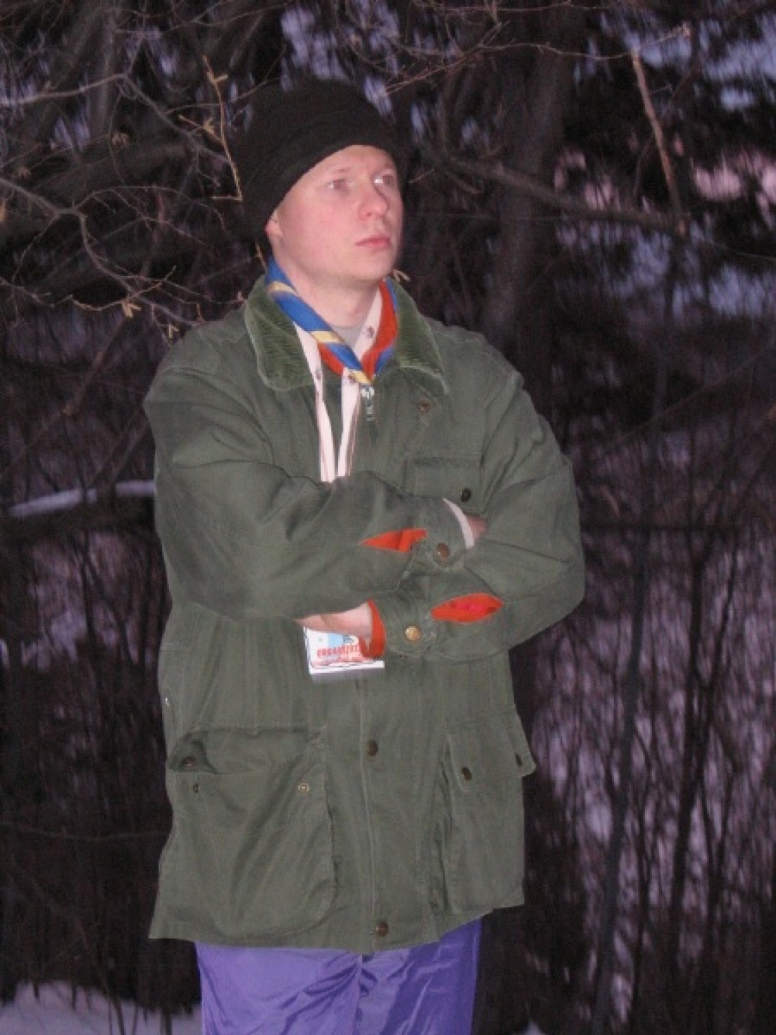 Na slikah lahko vidite trenutke iz skavtske maše. Udeležili so se jo lahko (za skavte je bila obvezna ;-)) tudi starši, dedki, babice in razni hišni ljubljenčki, če le niso bili preveč zmrzljivi. Slikane so tudi naše korenine - s snega. Kar naglejte se jih; Če ne verjamete, da so jih naredili skavti, lahko pokukate še na stran http://celje1.skavt.net ,kjer imamo vse črno na belem. Na koncu pa so nas obiskali čisto pravi Grajski bruhalci ognja.