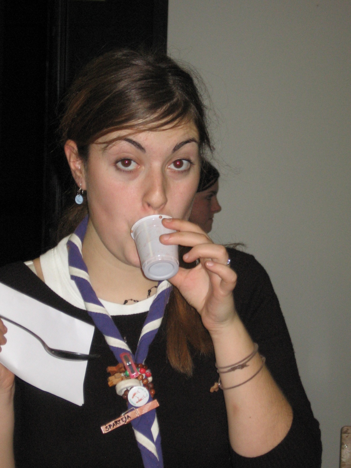 V petek, 2. decembra 2005 smo se, kot vsak prvi petek v mesecu, brezovški skavti zbrali pri skavtski maši. Tradicija veleva, da sledi po maši tudi zabaven program, zato smo tokrat skuhali čokolado - vročo seveda.