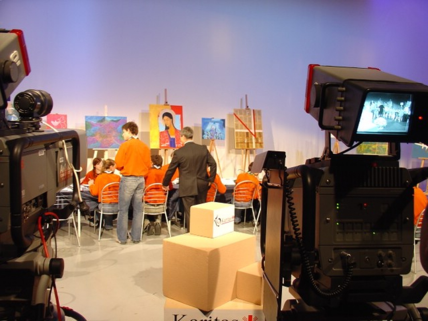 Kako je izgledalo sprejemanje klicov na letošnjem Klicu dobrote v Celju? Oglejte si fotografije.