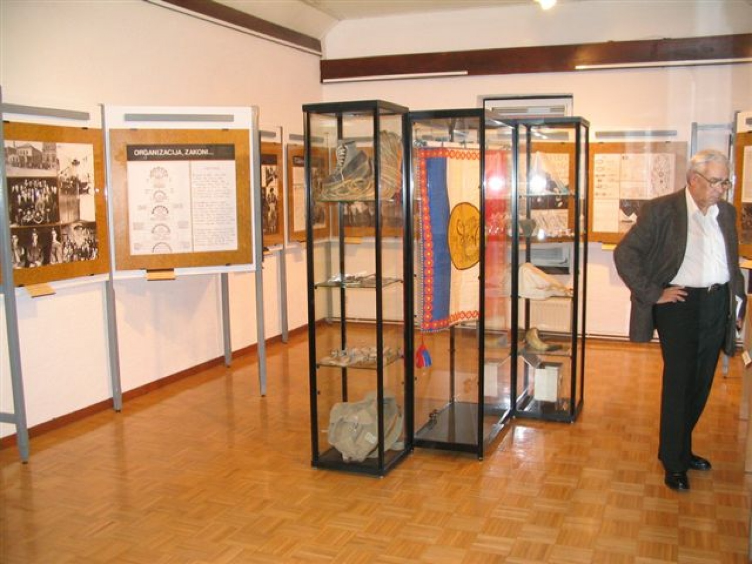 Skupaj smo pripravili del gradiva, ki se dotika razvoja in obstoja tabornikov in skavtov v Zasavju, predvsem v predvojnem obdobju.