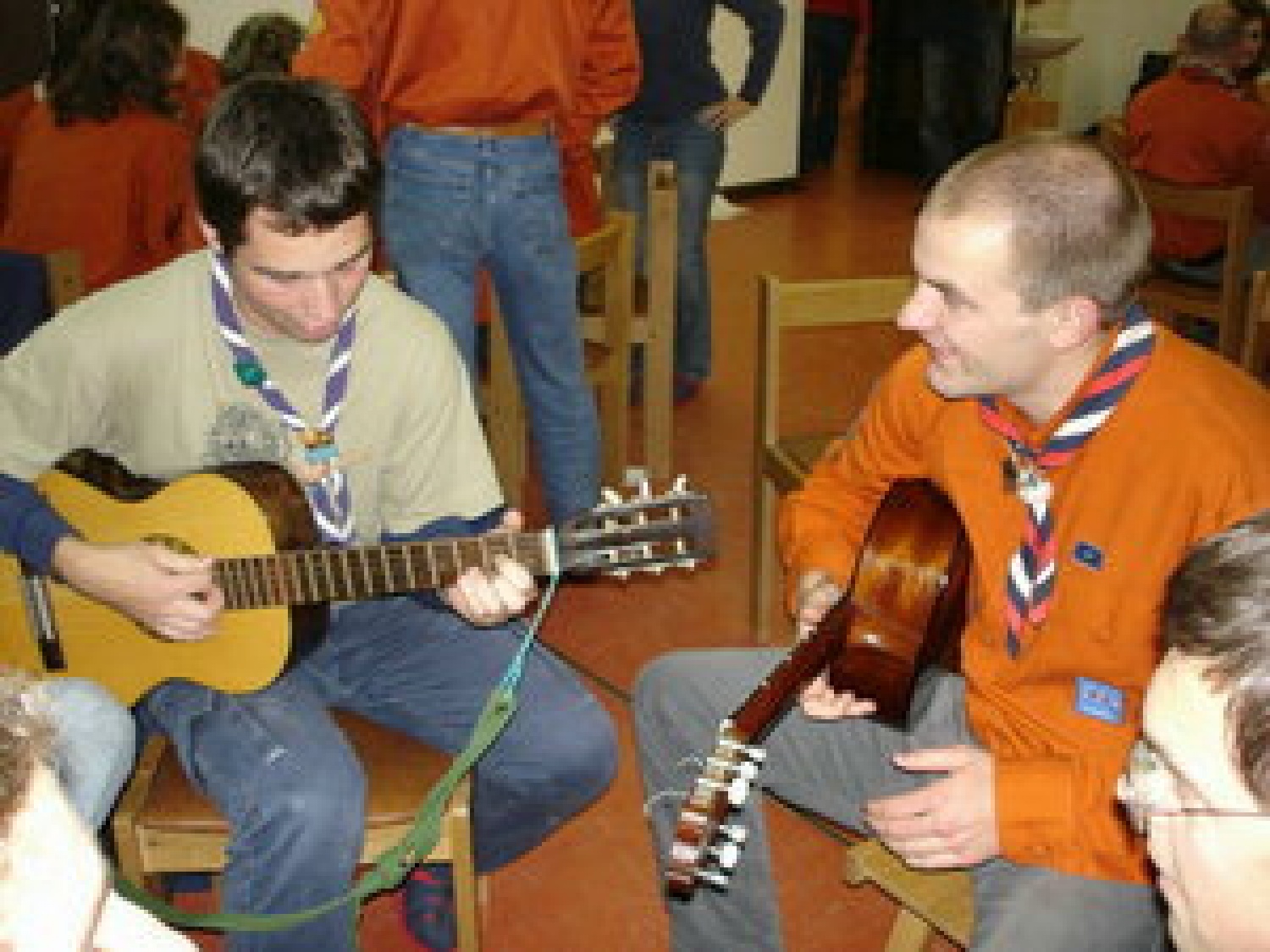 ... drugi s pesmijo na ustih.