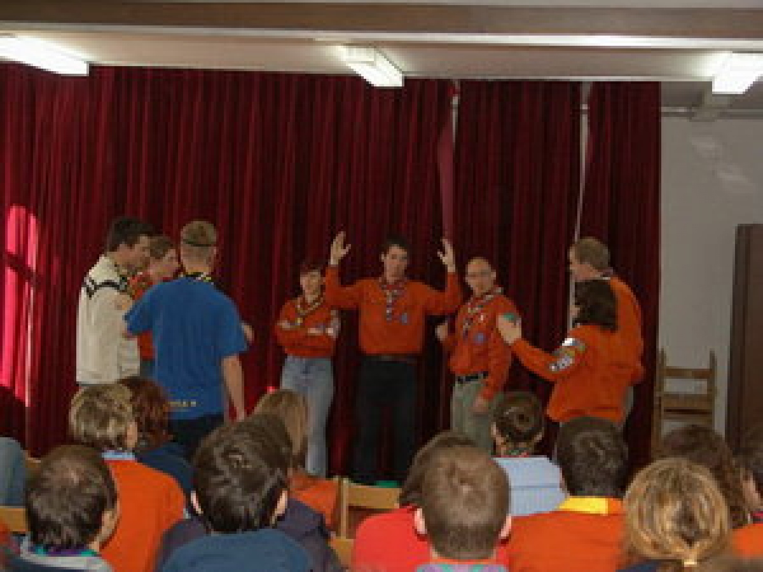 Eni so ustvarili gldališko igro na temo skavtske korenine.