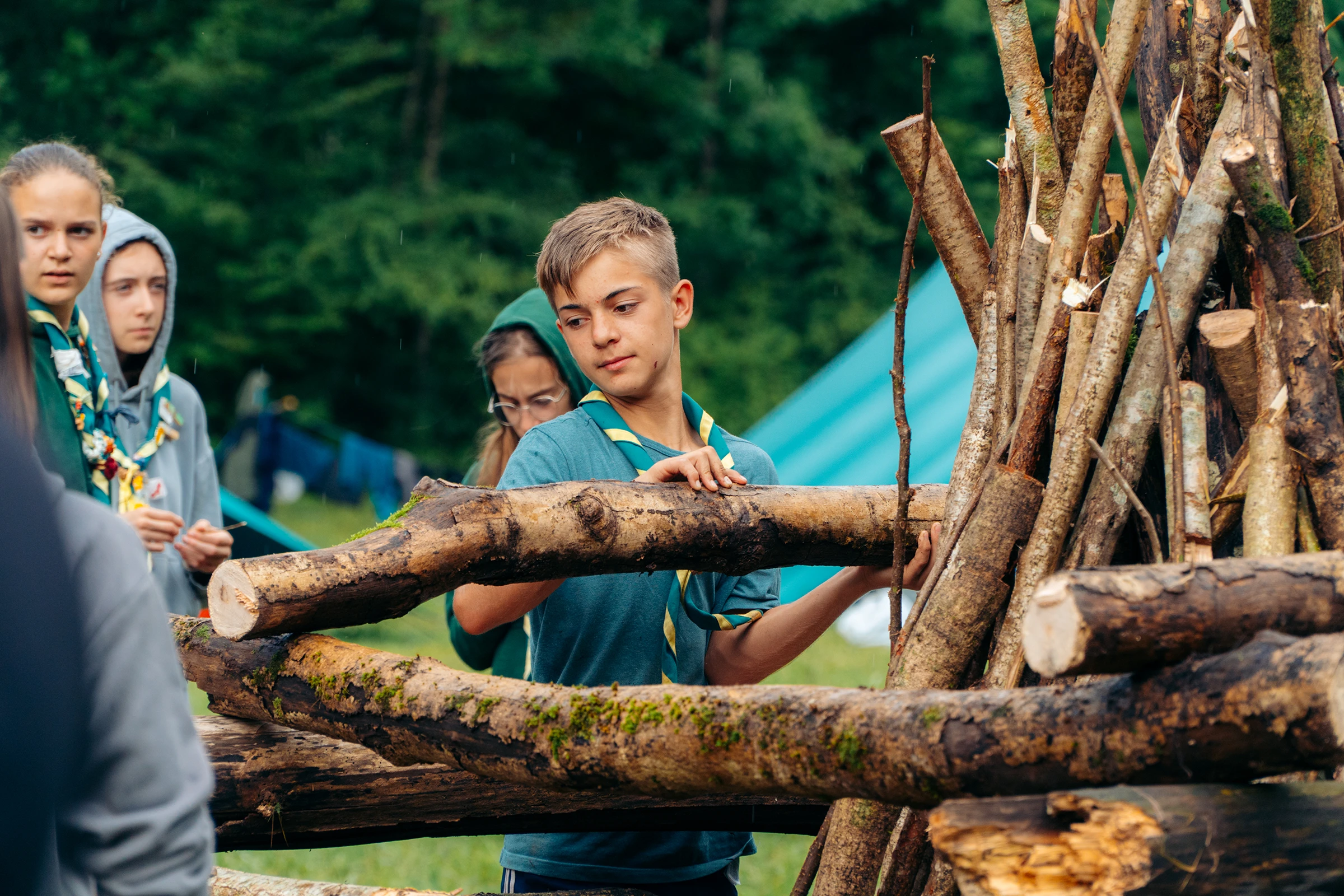 Postavljanje slavnostnega ognja