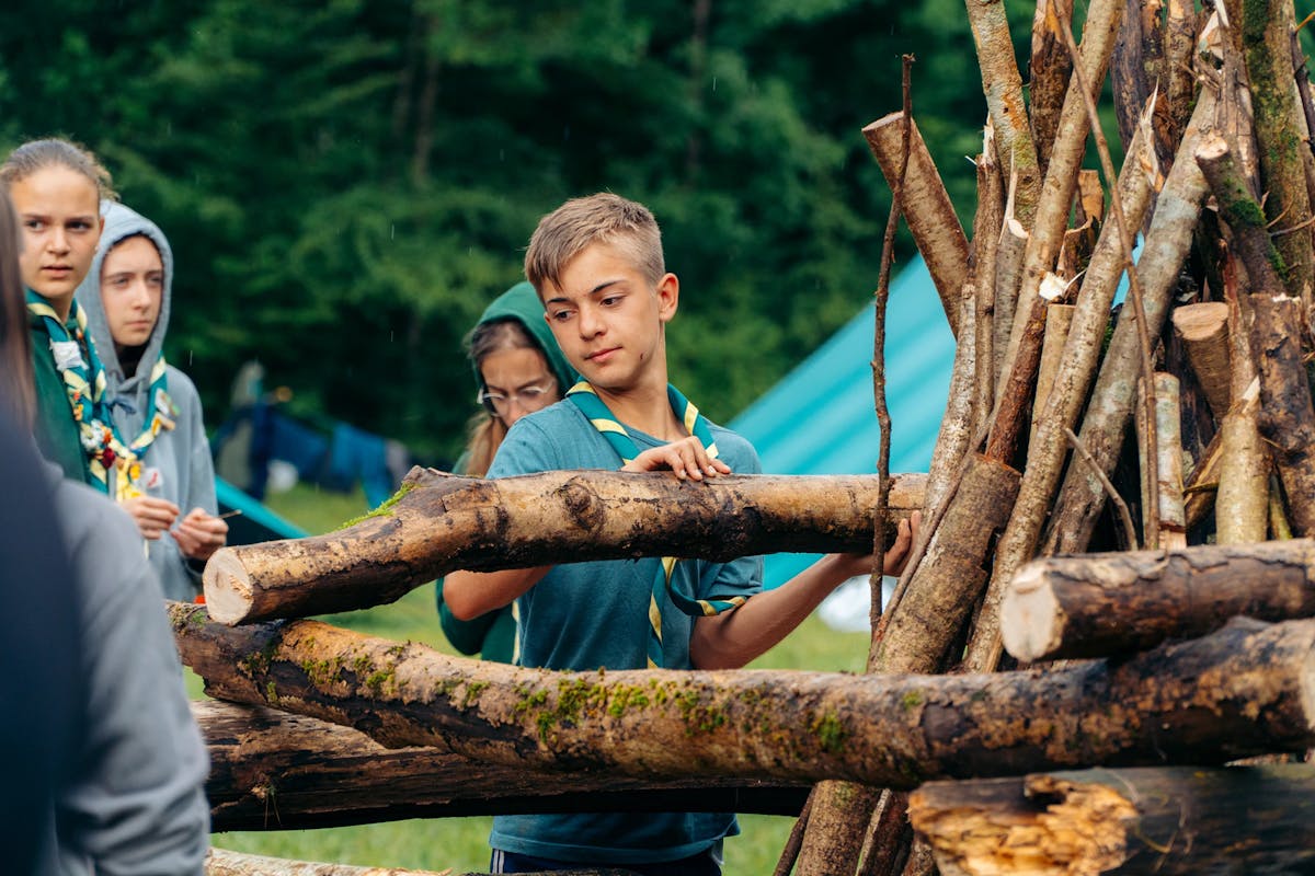 Postavljanje slavnostnega ognja