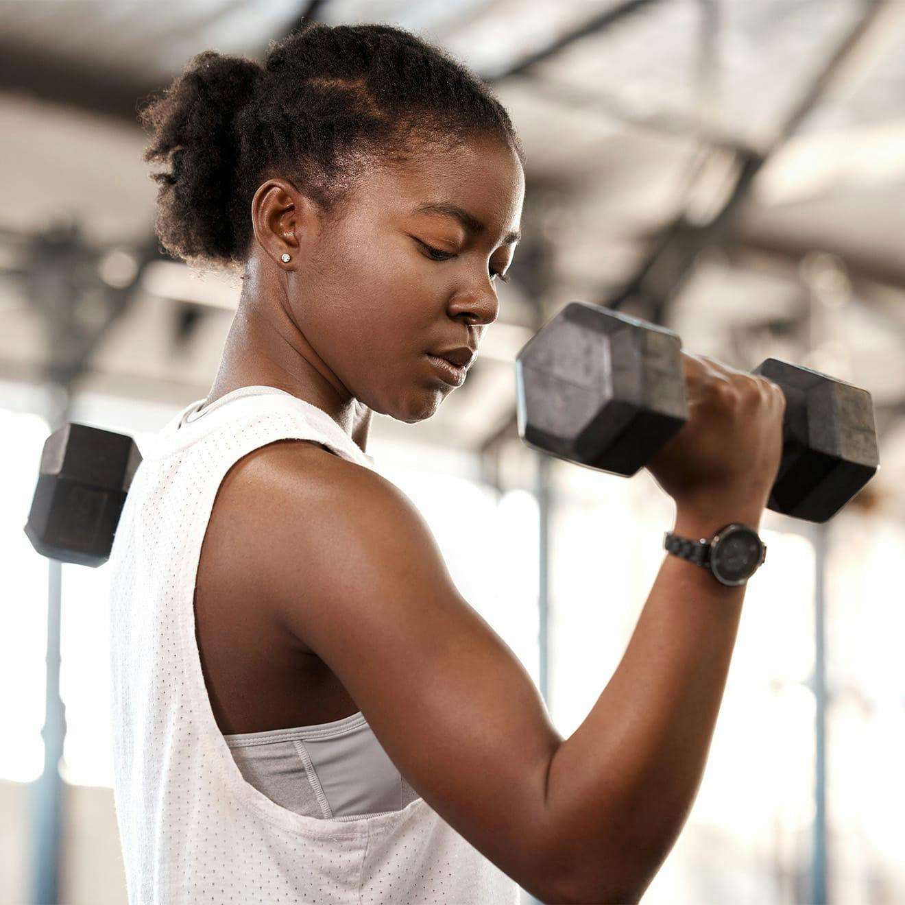 woman lifting weights
