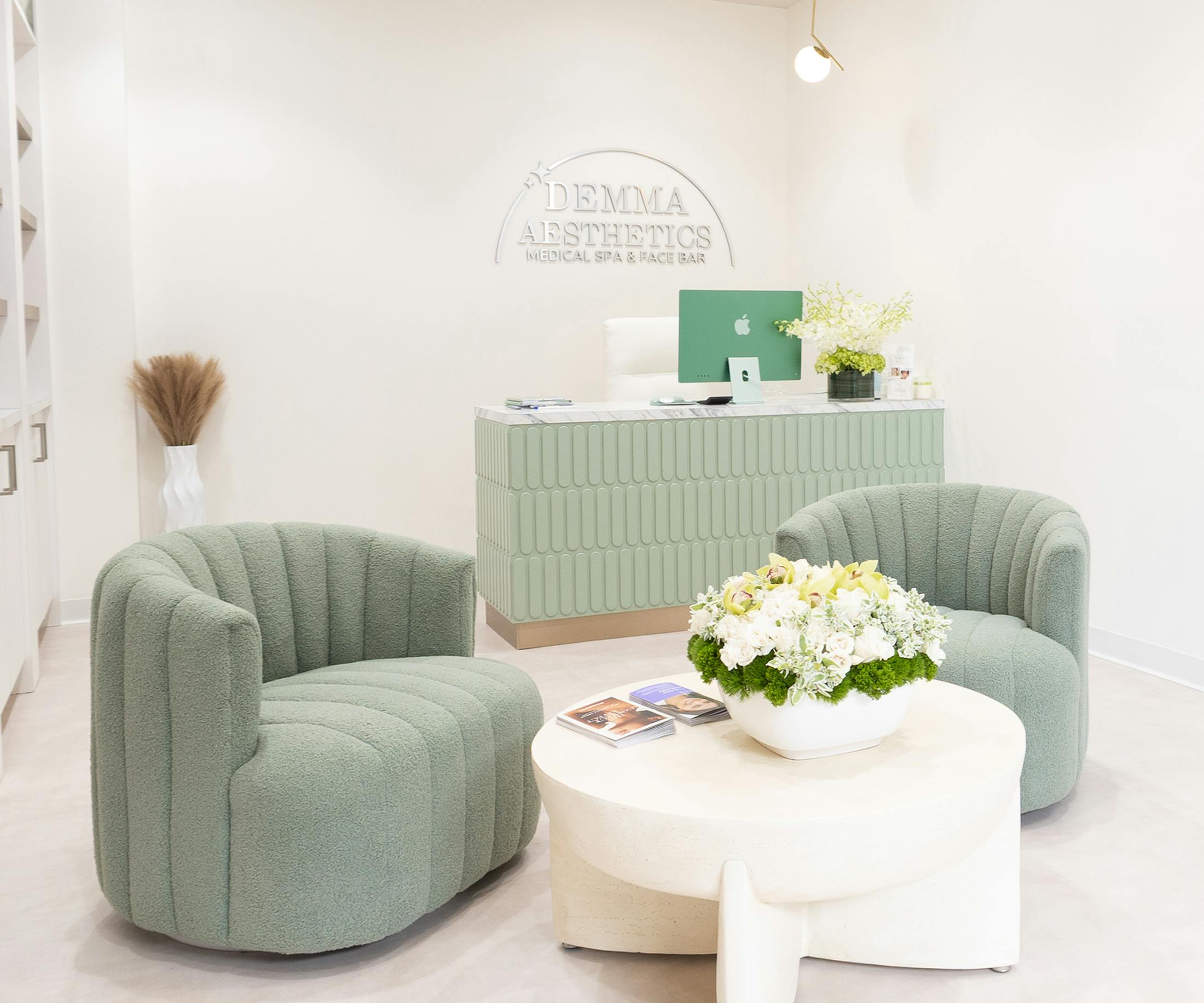 receptionist lobby