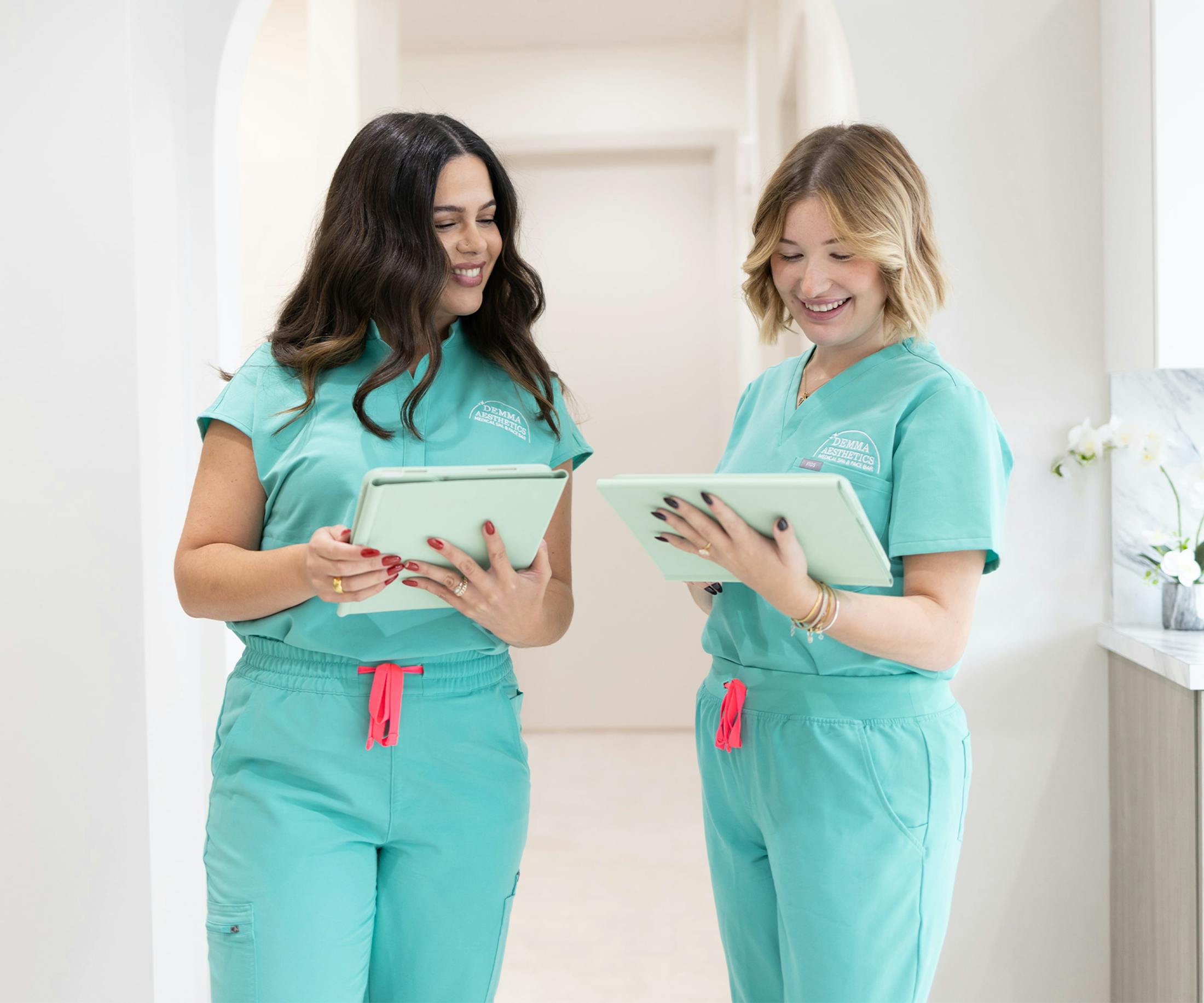 2 women smiling