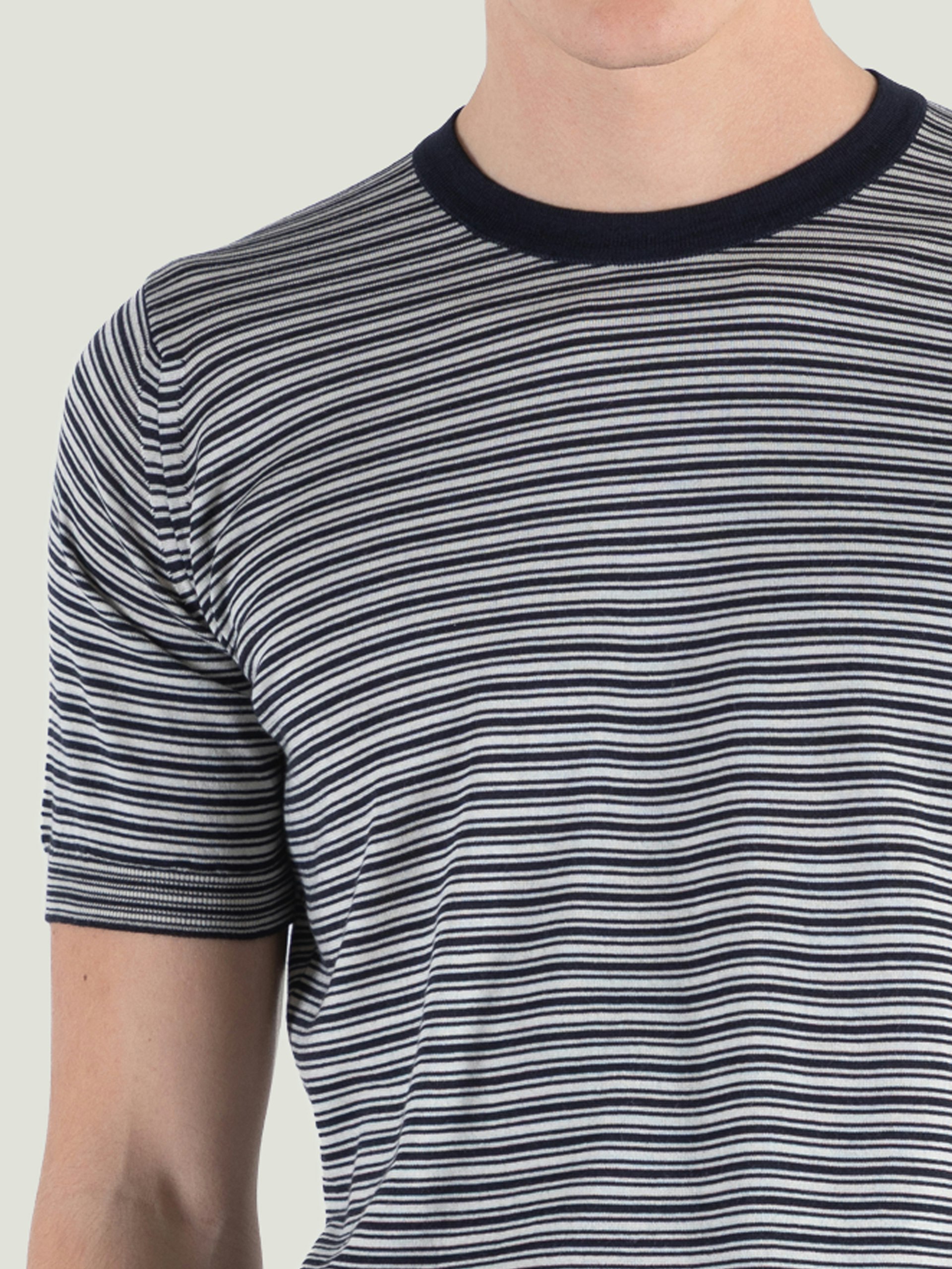 Howick - John Smedley's Anglo Indian Gauze T-Shirt | John Smedley