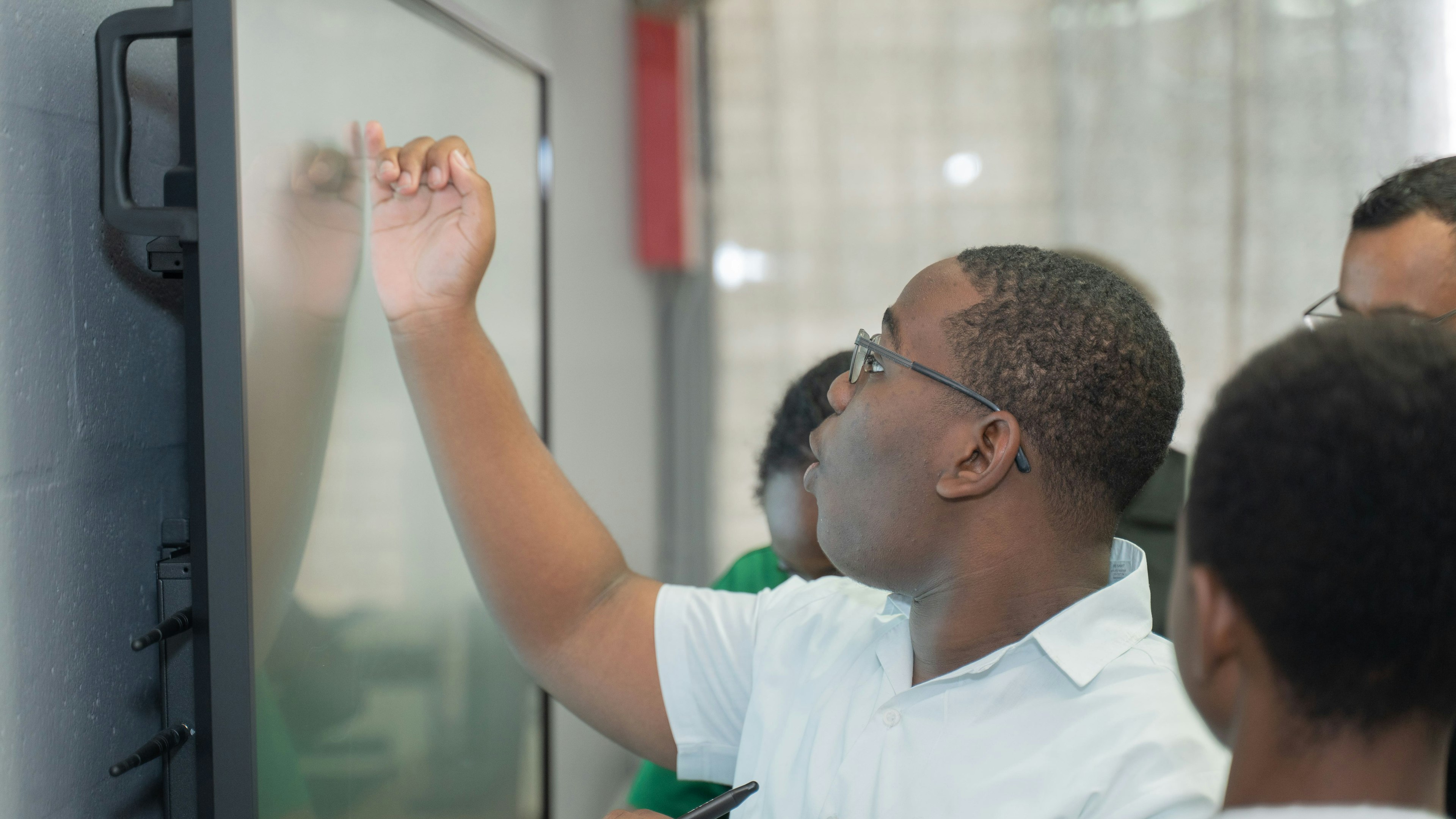 Student using SMART Board